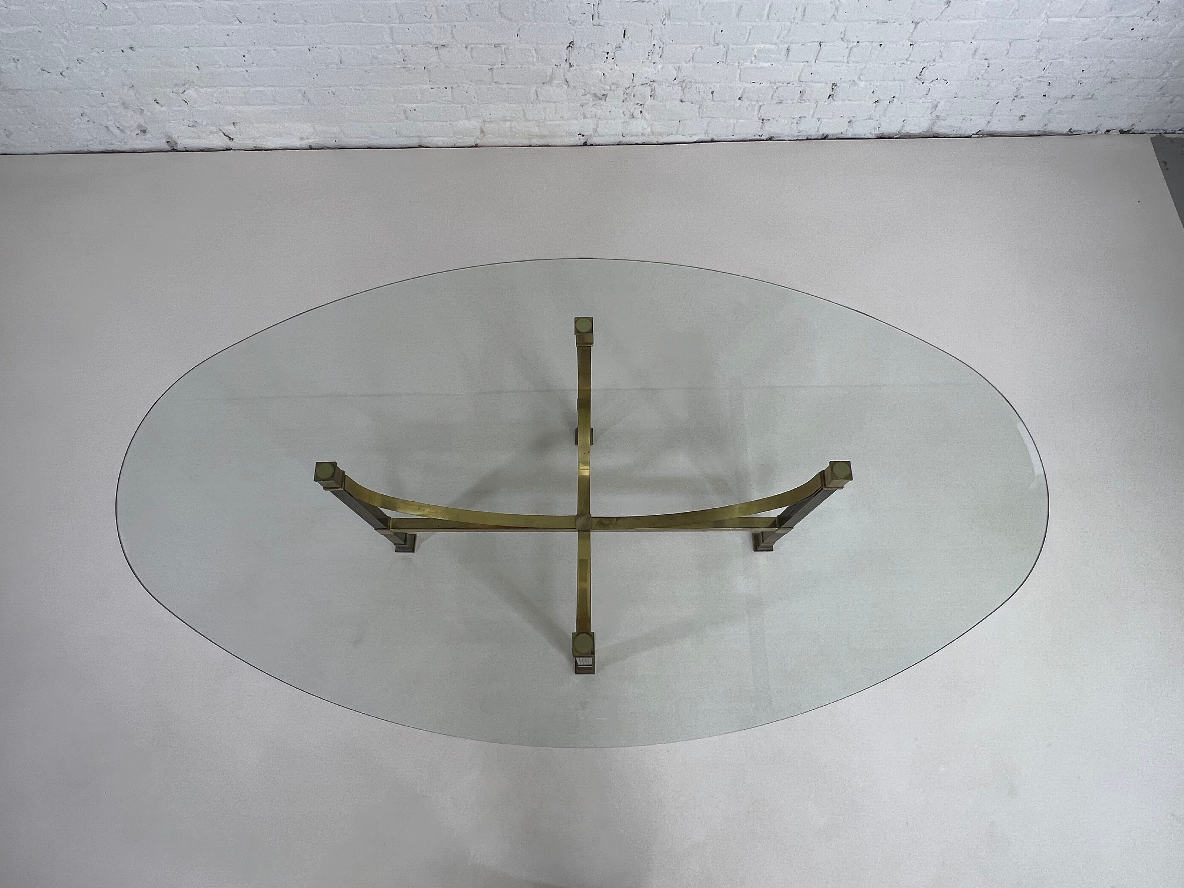 Oval dining room table in brass and beveled glass Belgo Chrome
