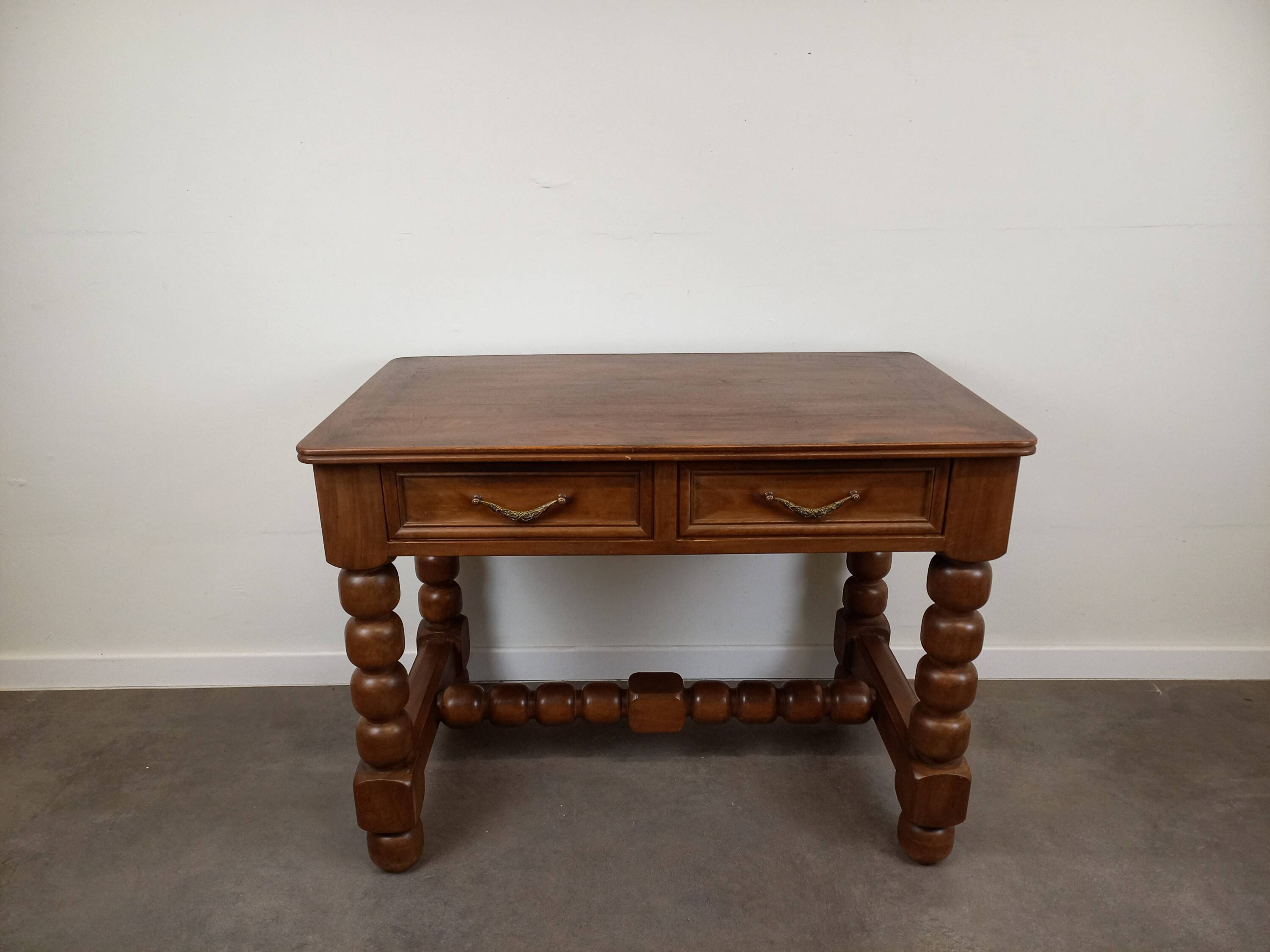 Bureau brutaliste