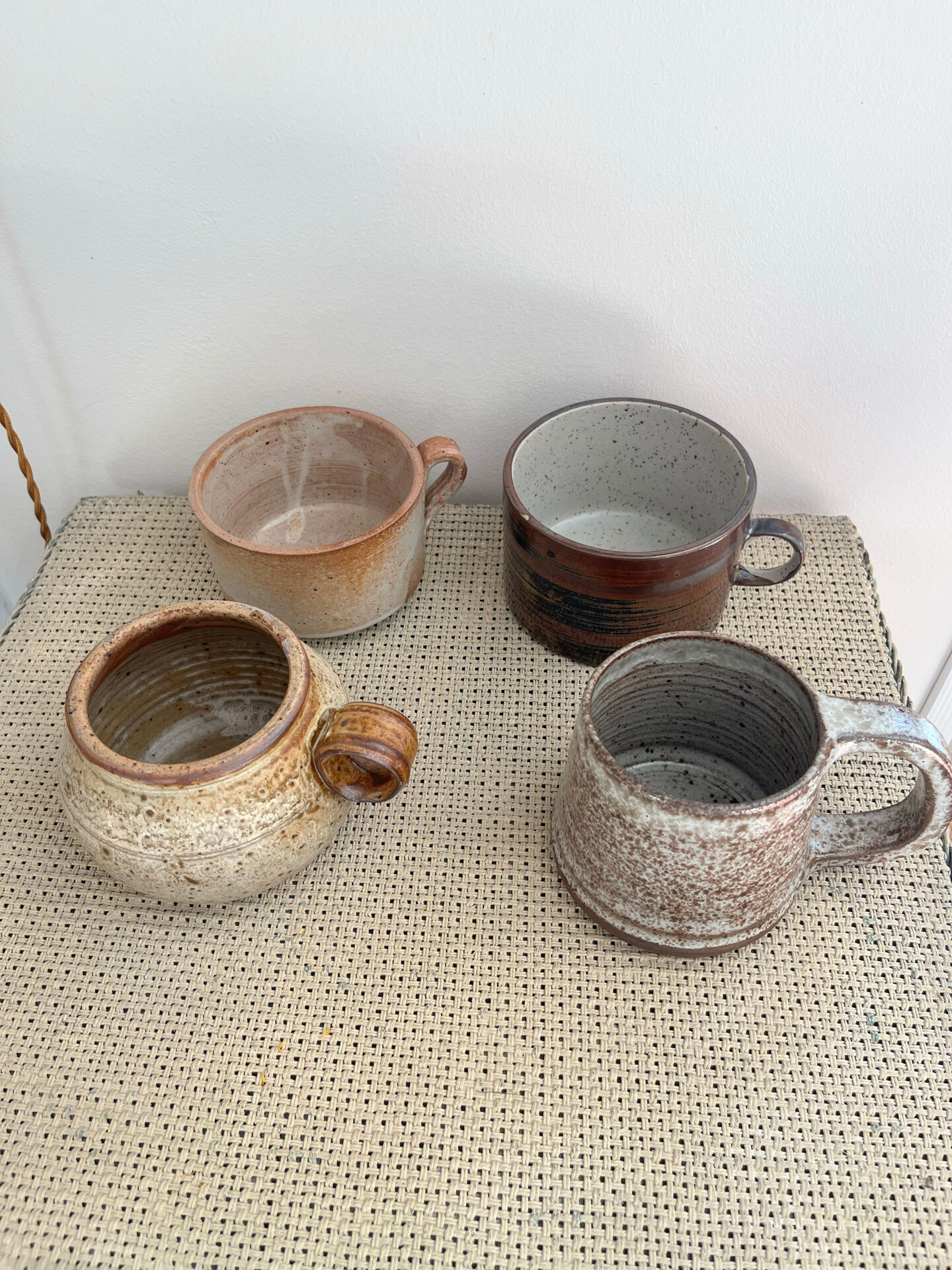 4 stoneware cups