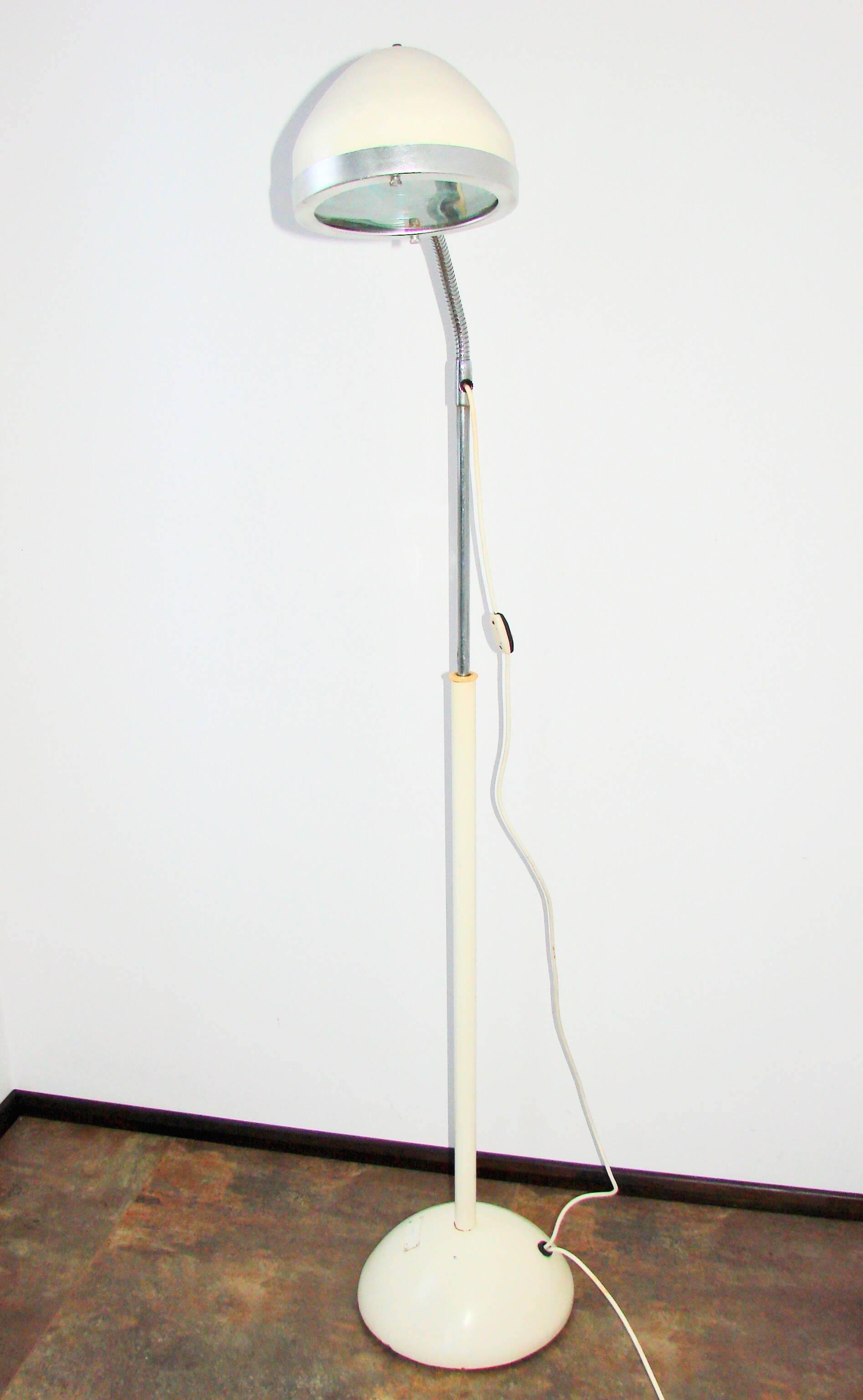 Lampadaire style loft en métal, années 1970