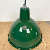 Suspension industrielle en émail vert, années 1960