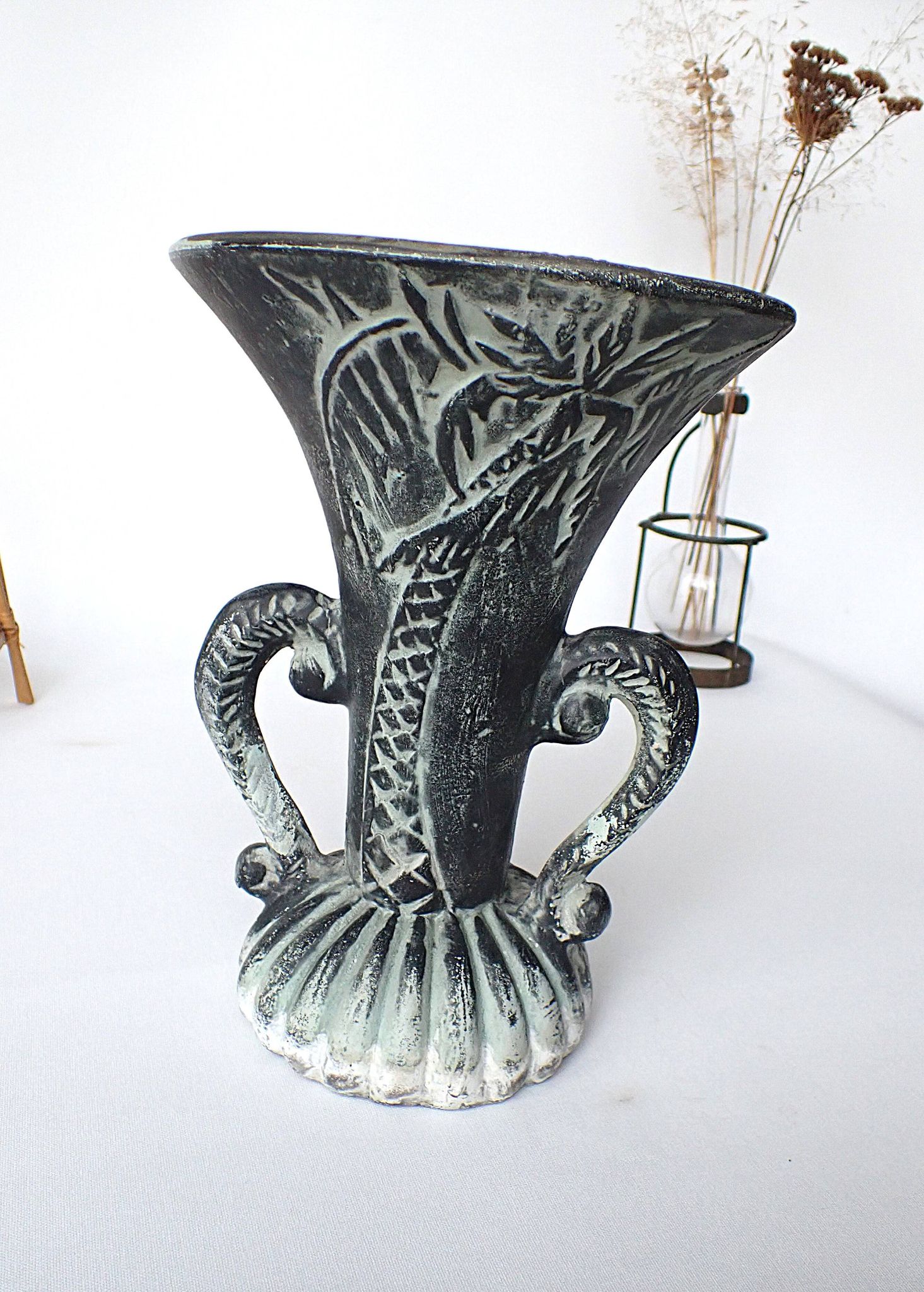 Vase balustre décoré de palmiers style années 1950