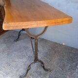 Bistro table with brutalist plane tree top for 4 people.
