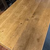 Farm table