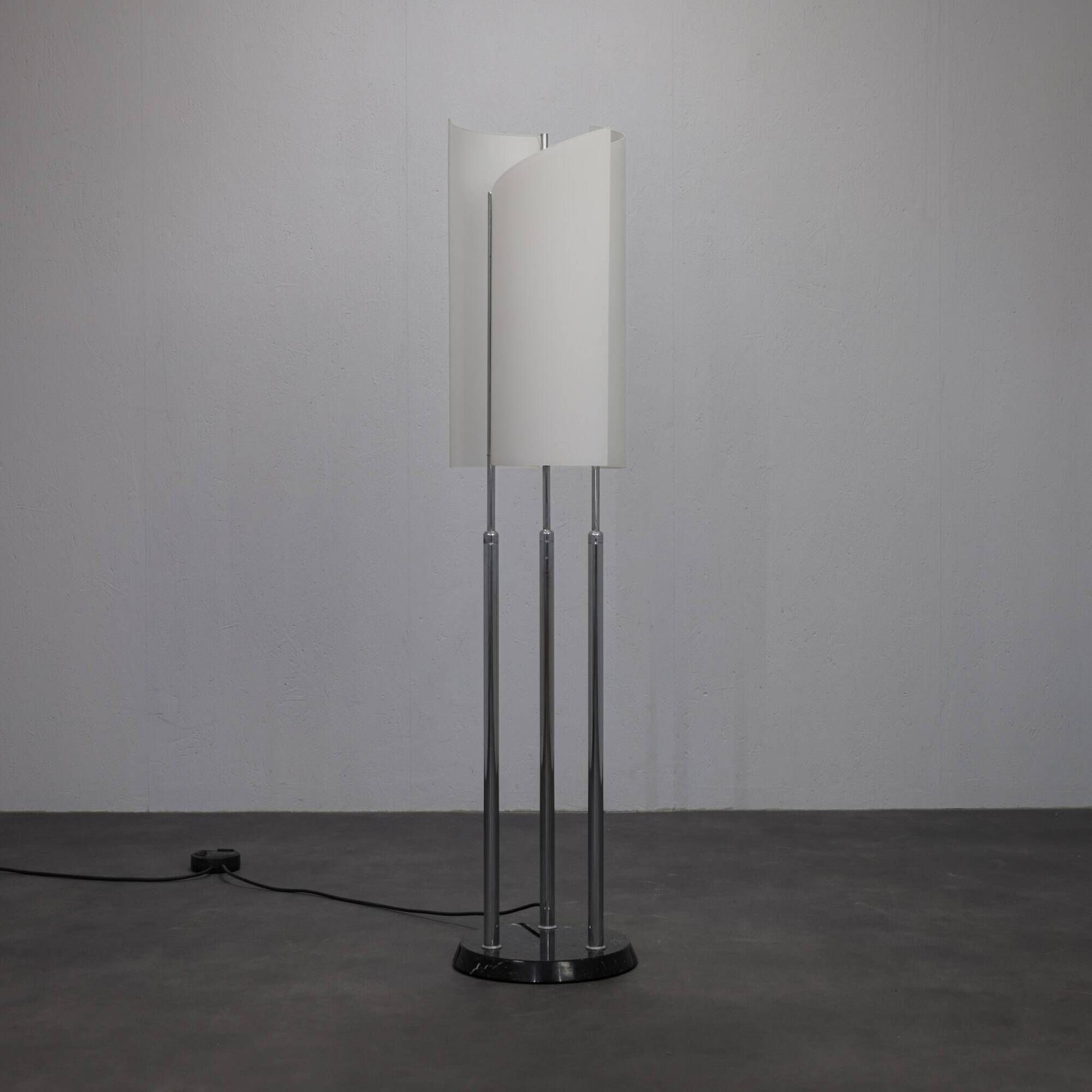 Arianna floor lamp by Bruno Gecchelin for Oluce, Italy, 1970s