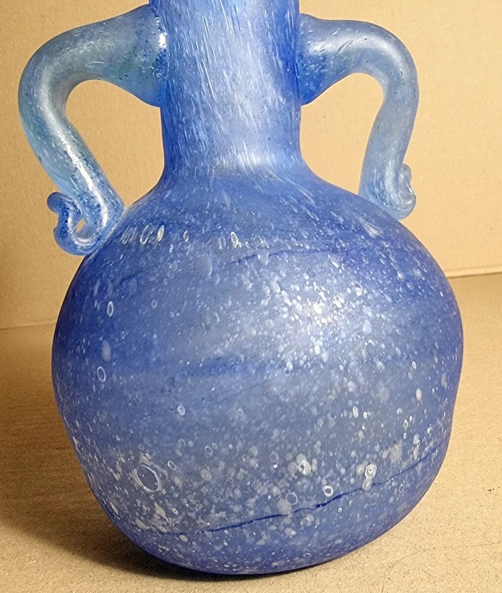 Glass vase a scavo at the antique Vetri d'arte Seguso