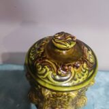 Tobacco jar in slip