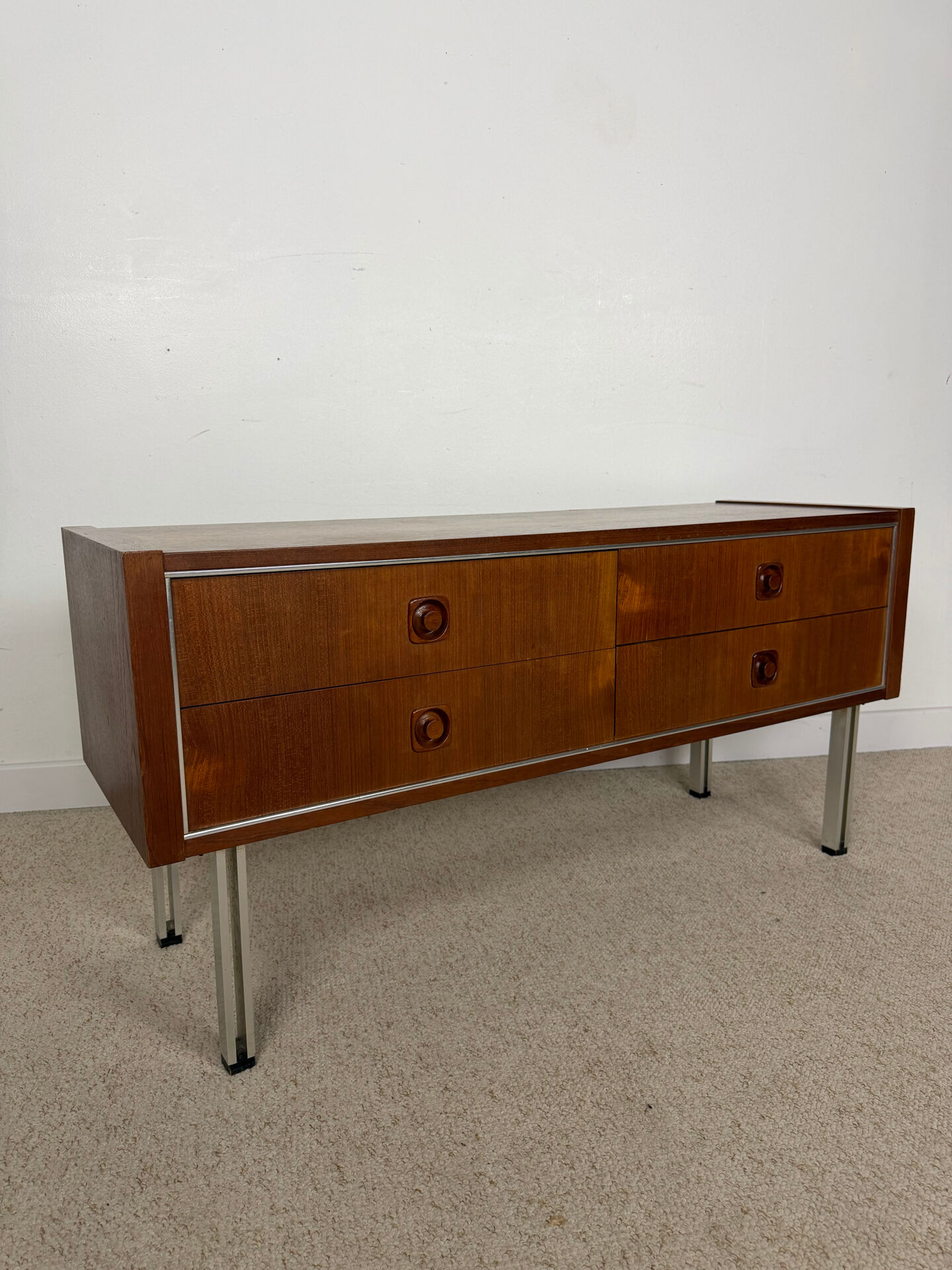 Enfilade basse vintage 4 tiroirs – années 70