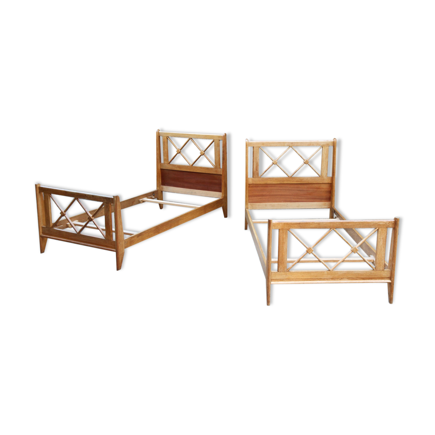 Twin beds to braces 1950