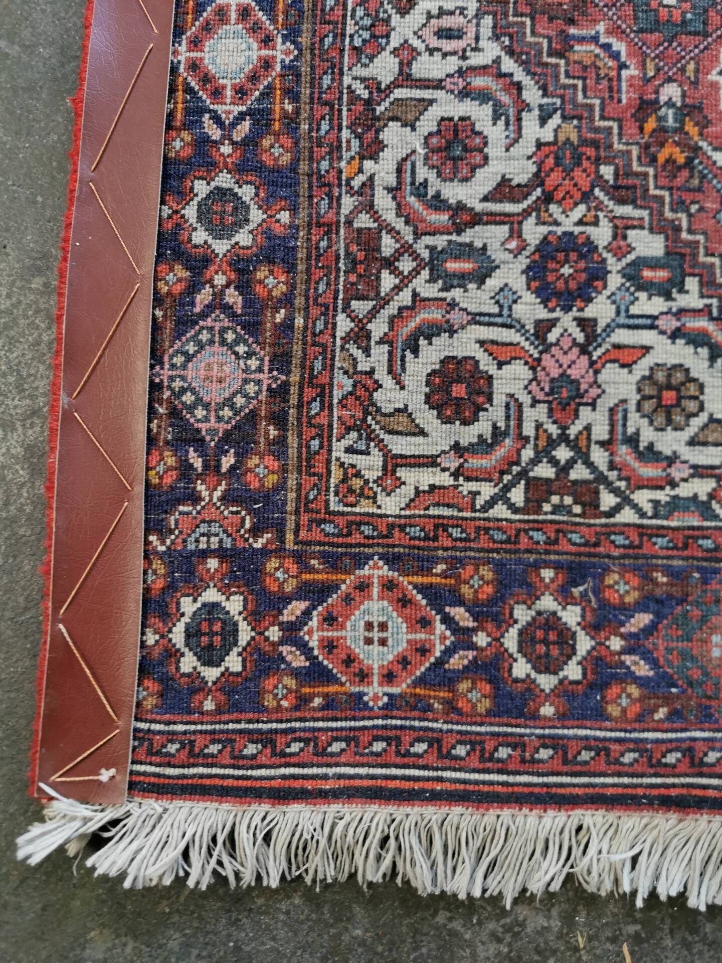 Hand-knotted Persian carpet from Iran, 128 x 76 cm.