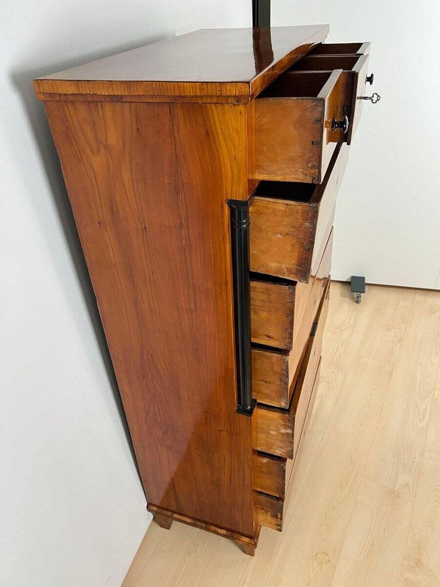 Biedermeier Chiffonier in Cherry Veneer, South Germany, 1830s