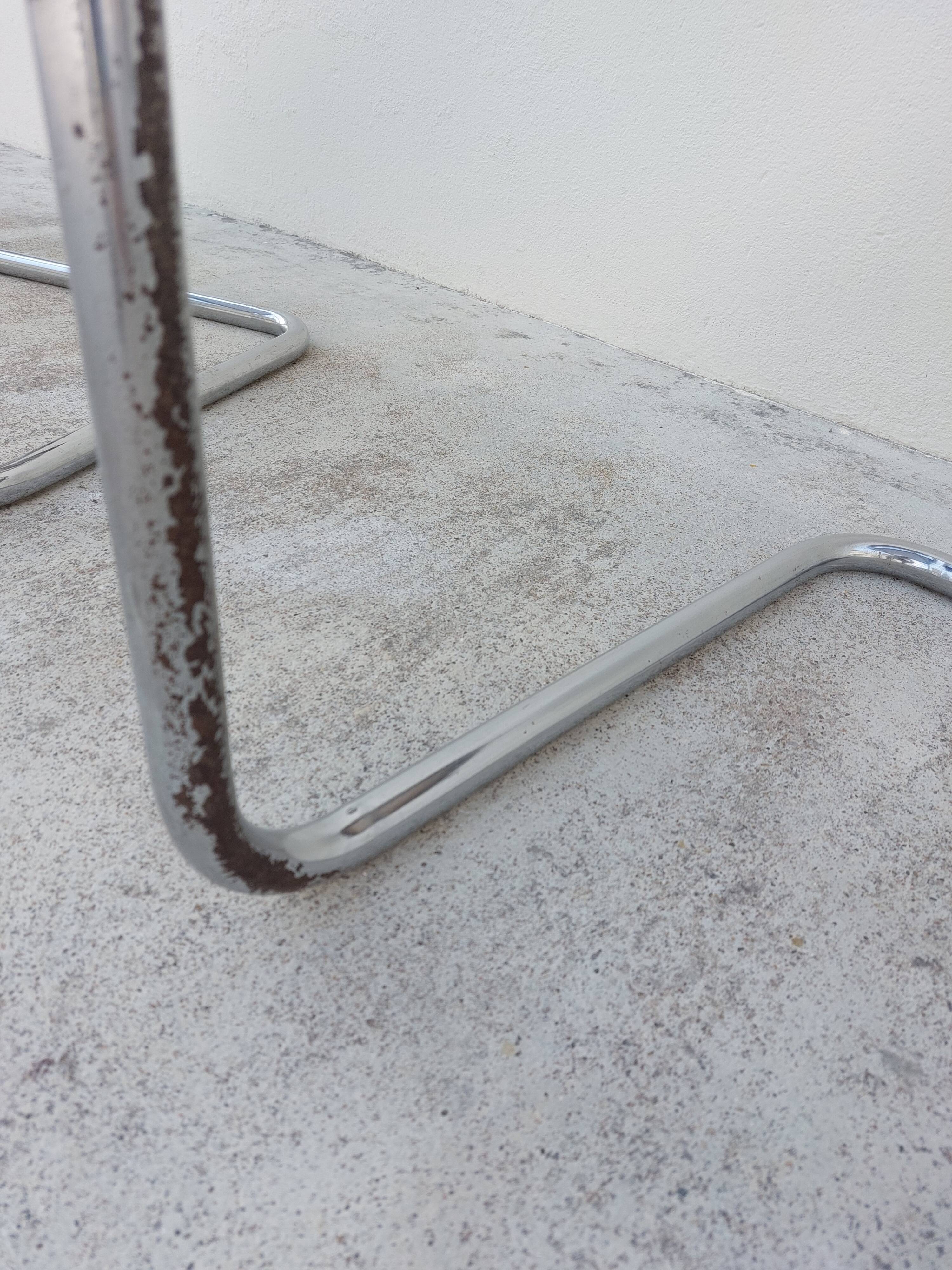 Pair of armchairs Marcel Breuer b64 cesca Italy