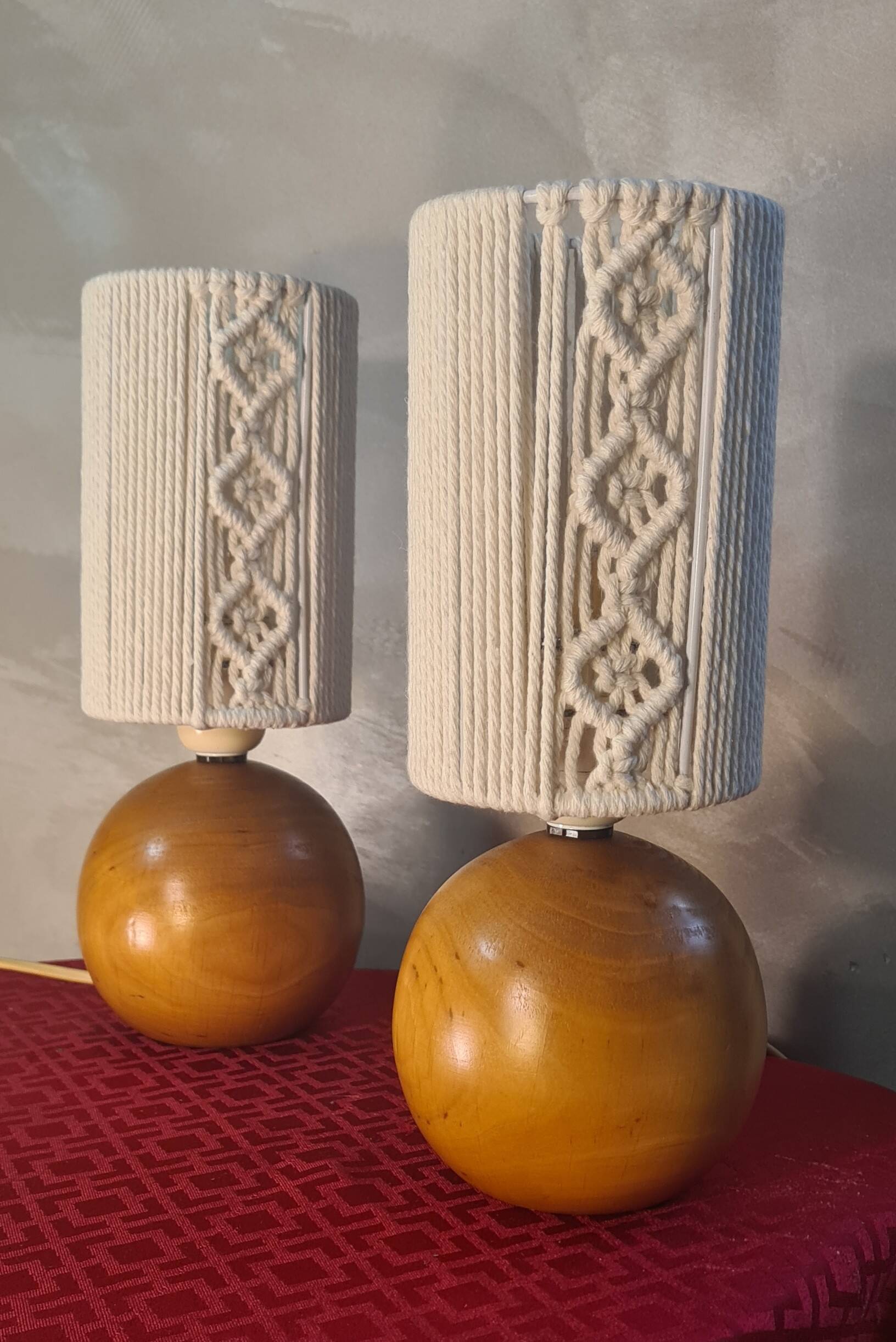 2 solid wood ball bedside lamps with white woven lampshade 28x11
