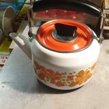 Vintage kettle in enamelled sheet metal