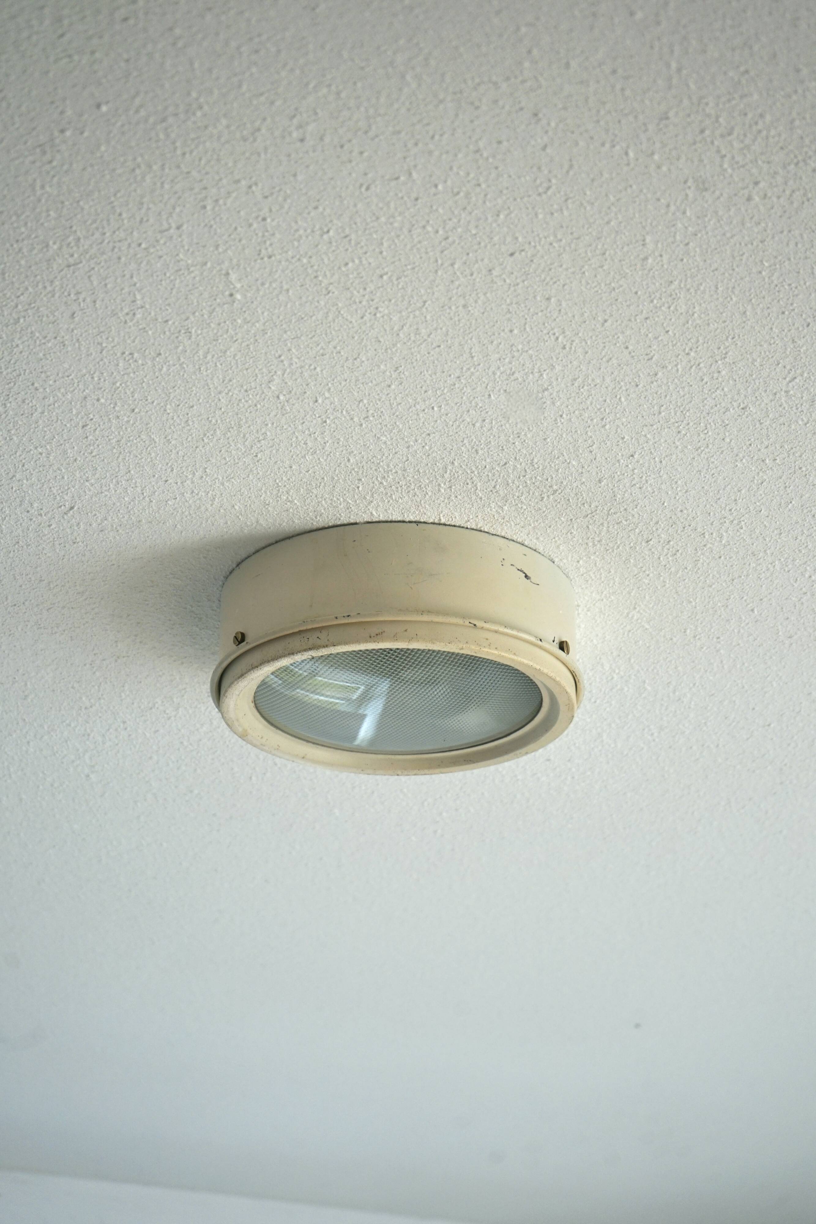 Vintage Italian ceiling lamp model 3055 by Gino Sarfatti for Arteluce, 1962.
