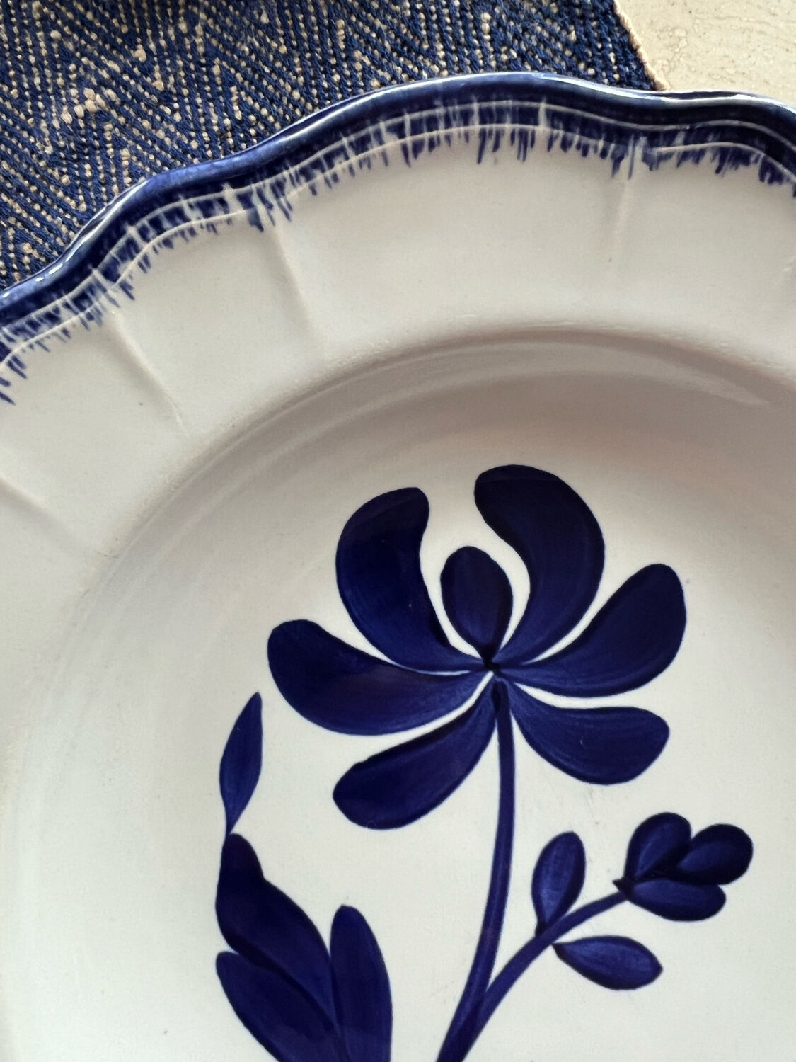 Set of 3 hollow plates Thebes Salins blue