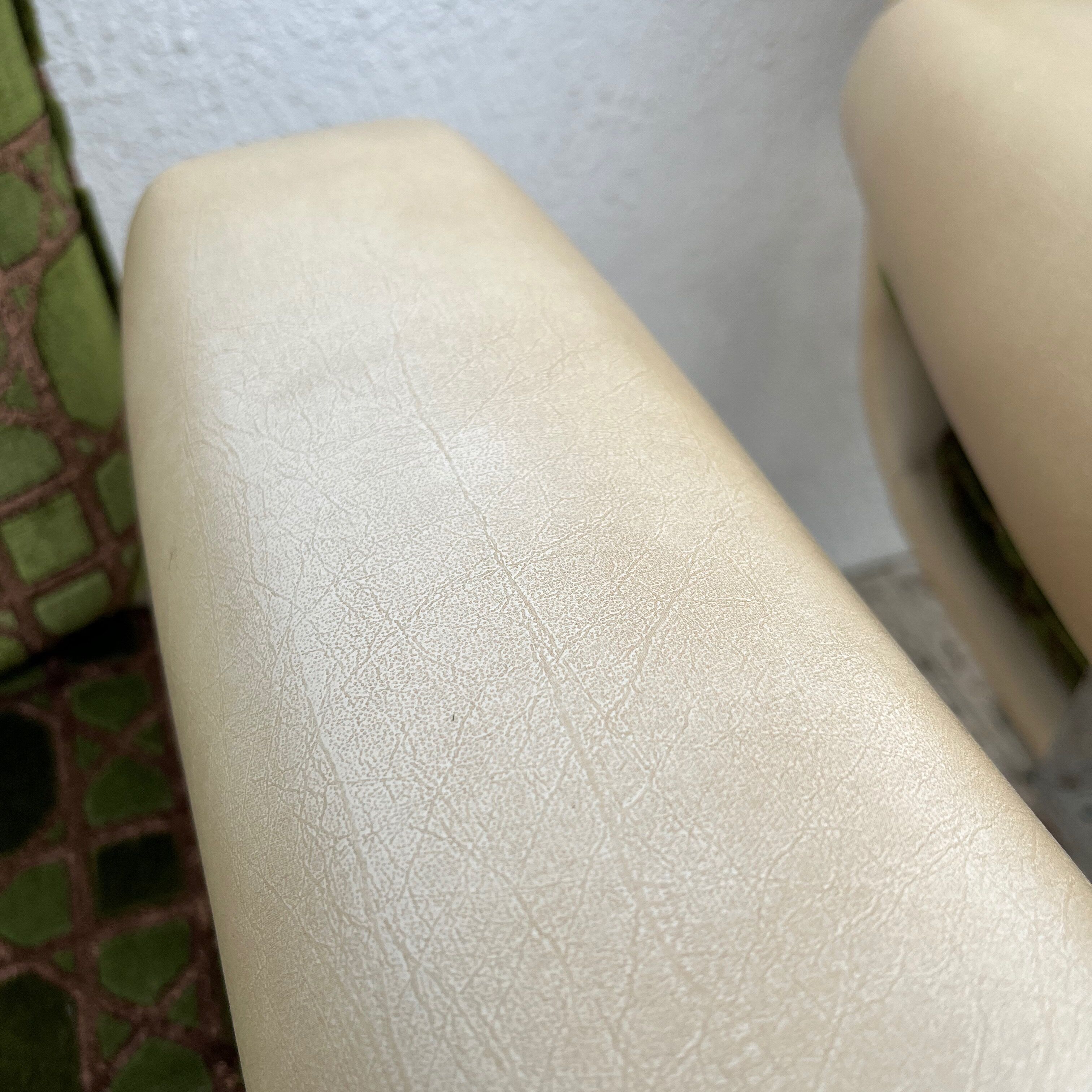Set of two swivel chairs