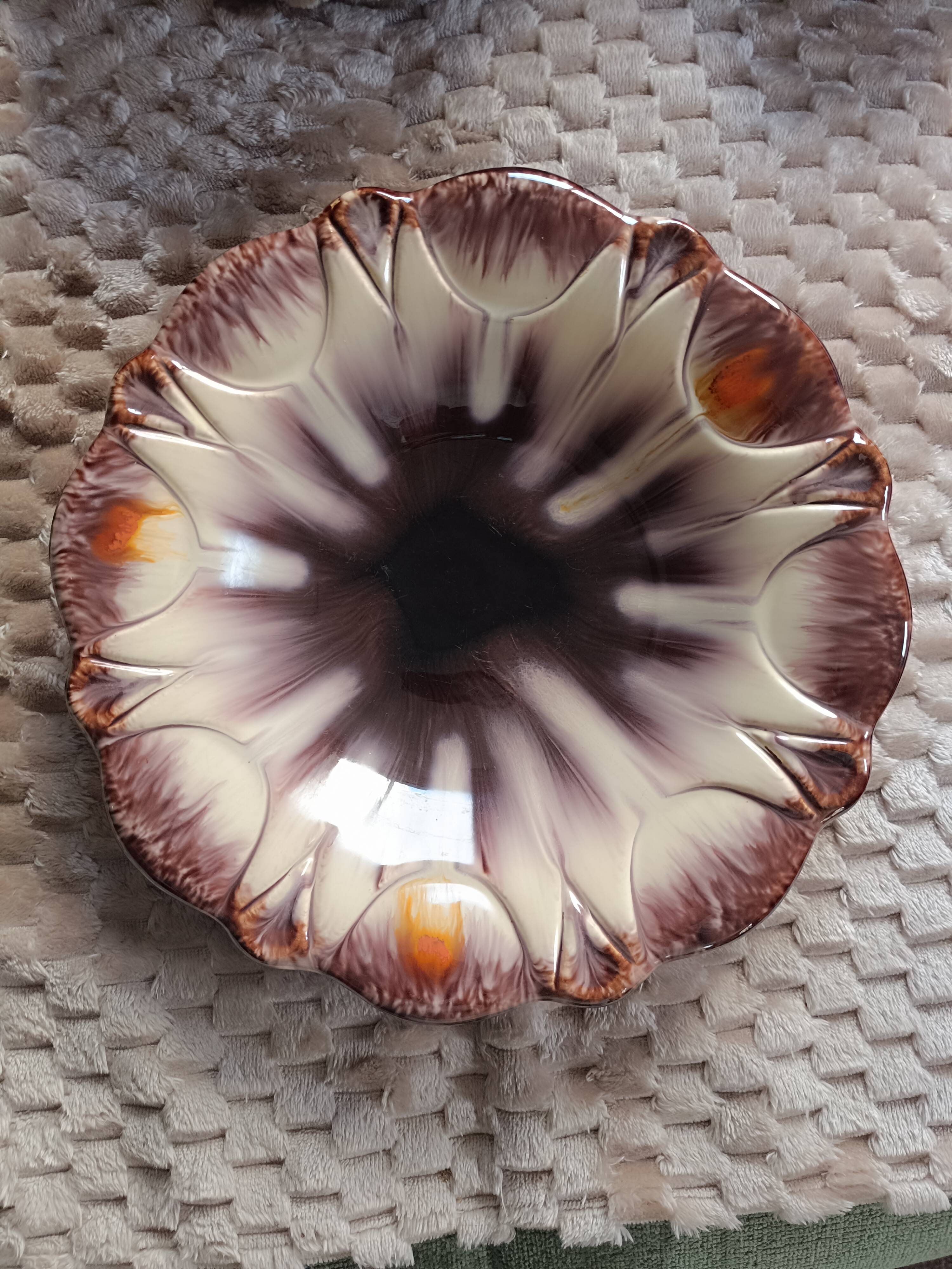 Vintage glazed compote dish. Flower. East Germany.