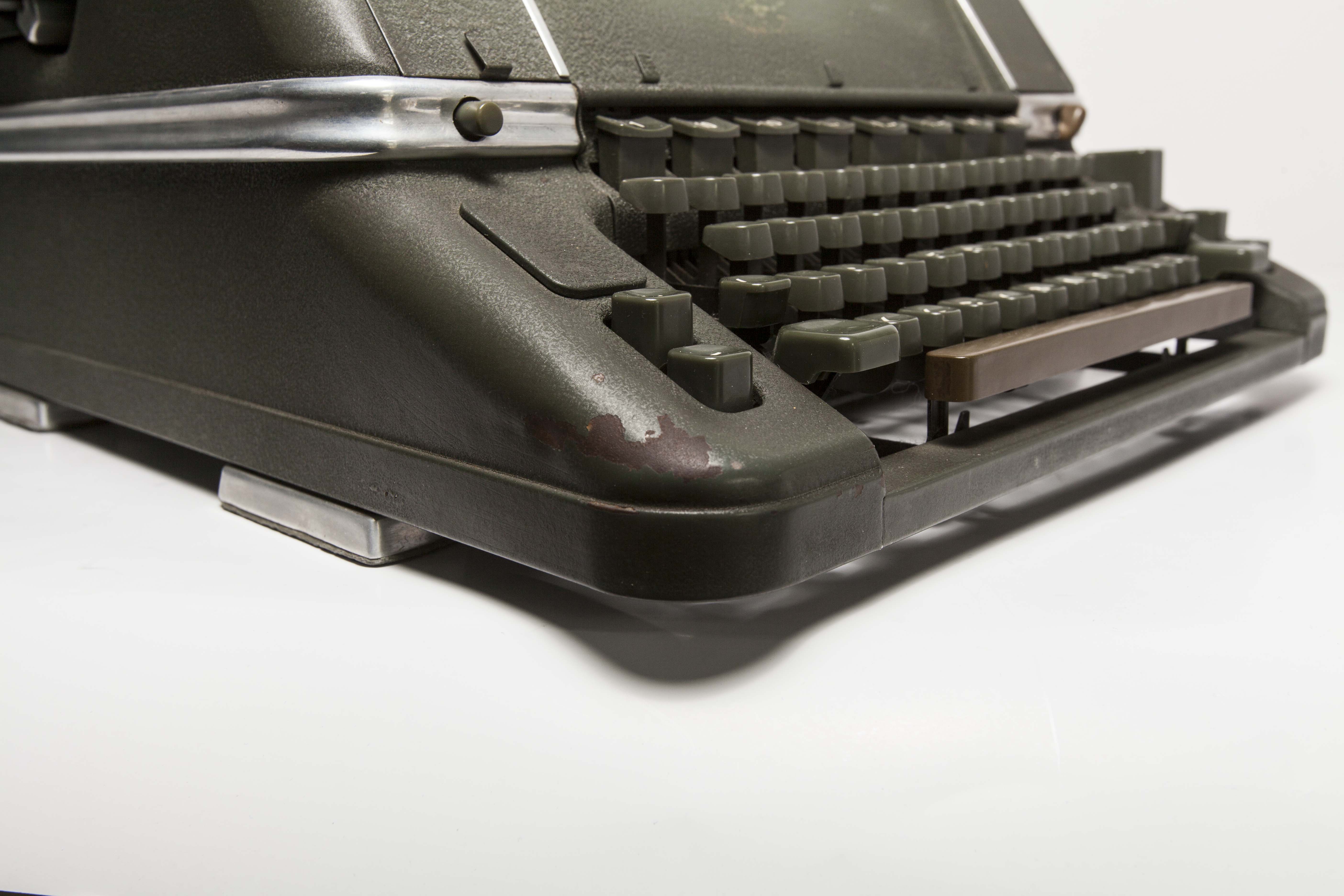 Hermes ambassador typewriter, 1952