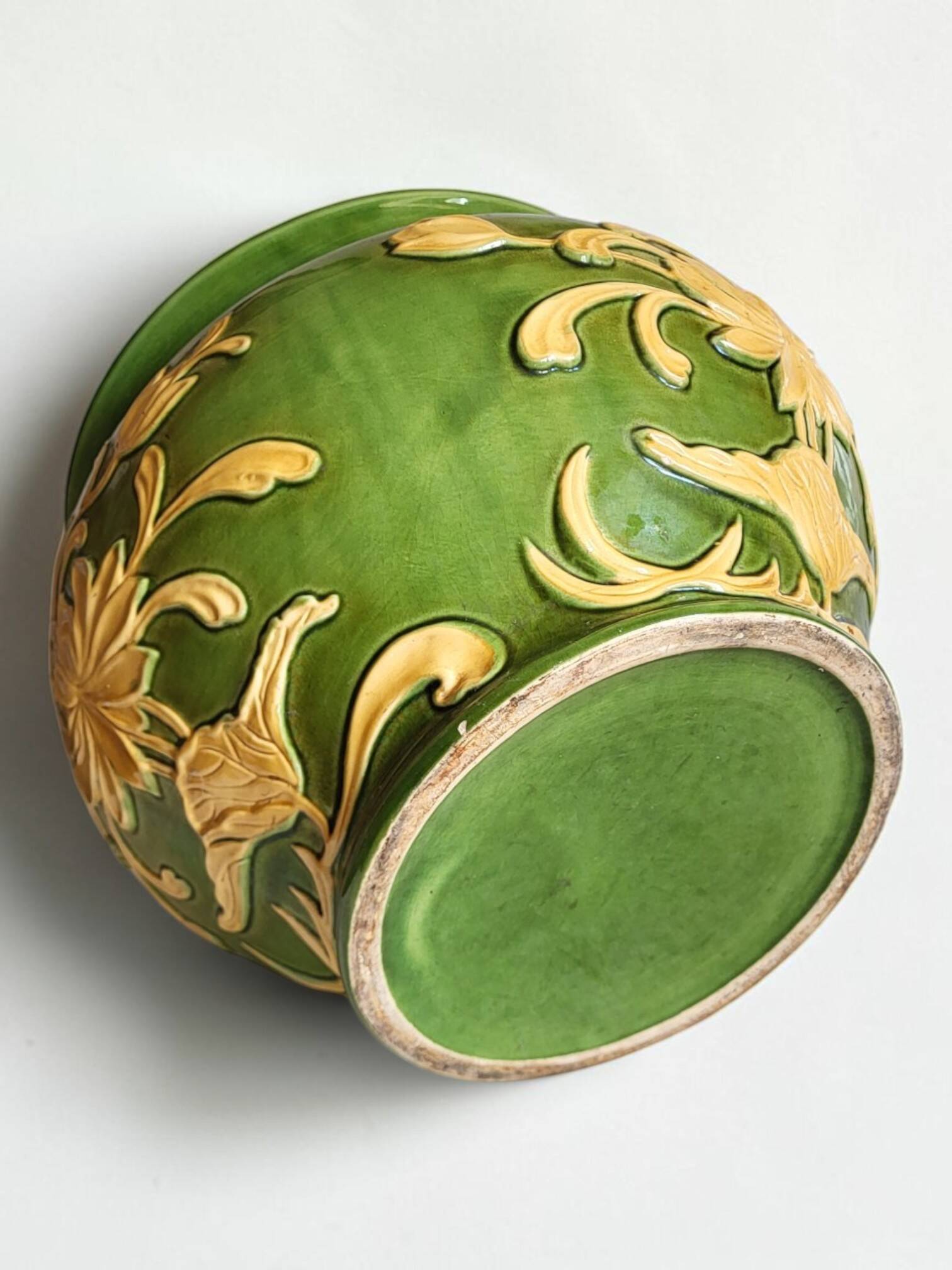 Ceramic plant pot