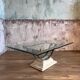 Table basse en verre et métal patine antique