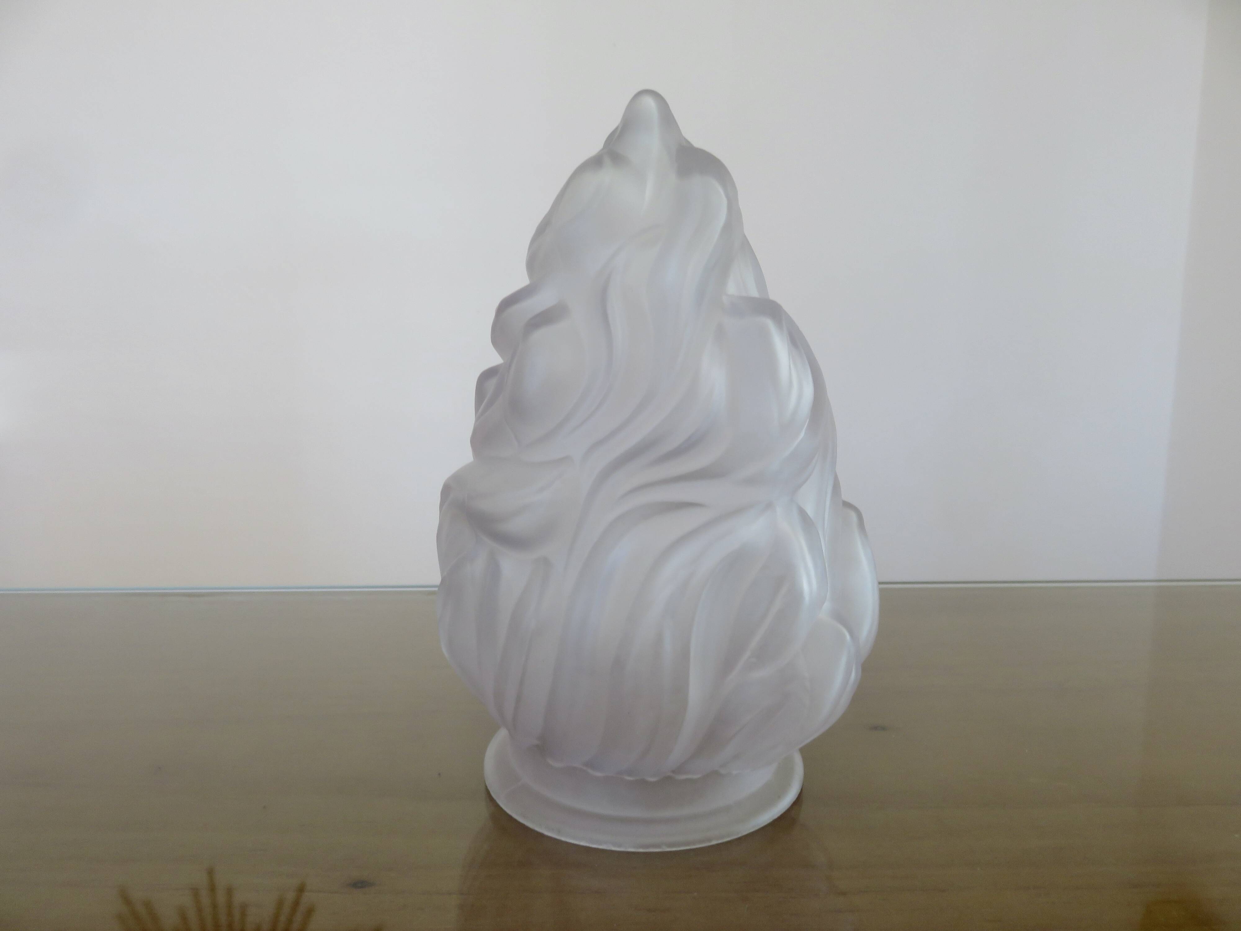 Antique "flame" tulip in frosted glass paste, art deco, 1930s-40s