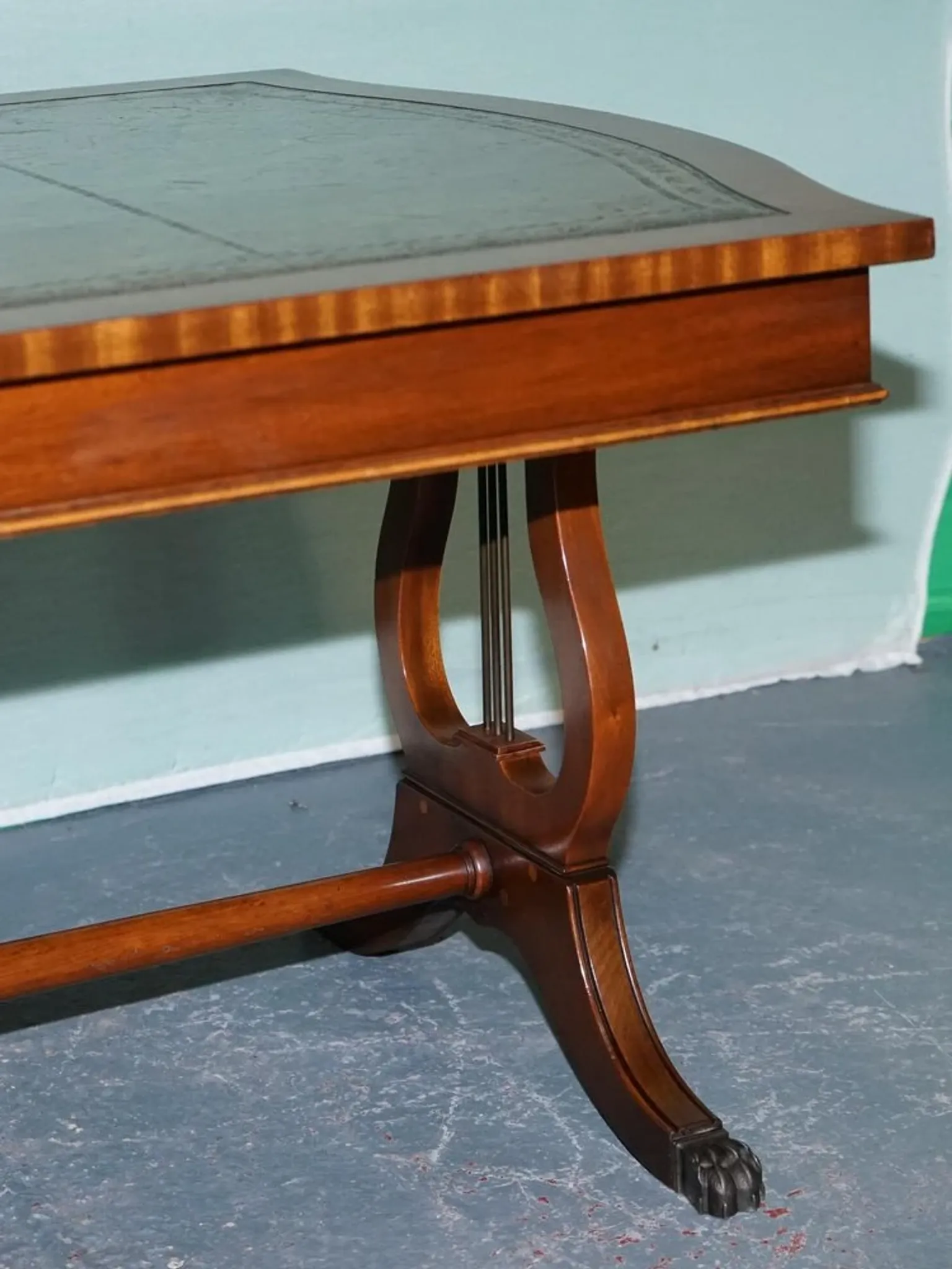Grande Table Basse Vintage en Cuir Vert Chasseur