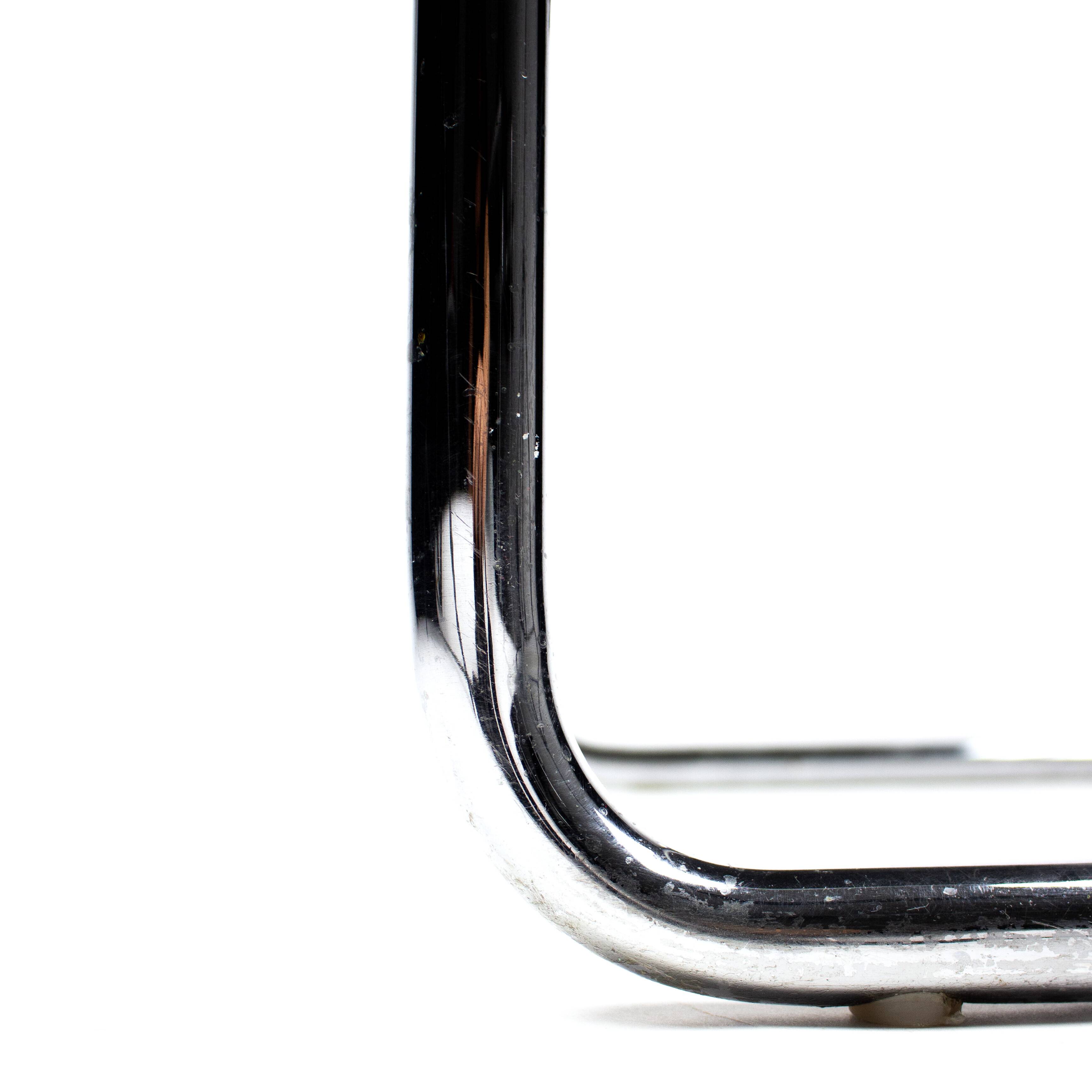 Pair of Matteo Grassi MG5 chairs in black leather and chrome