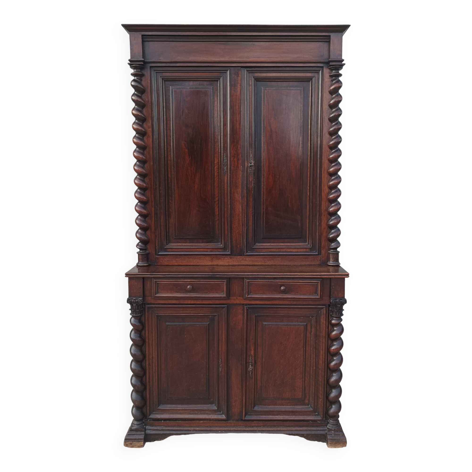 Buffet Louis XIII en noyer