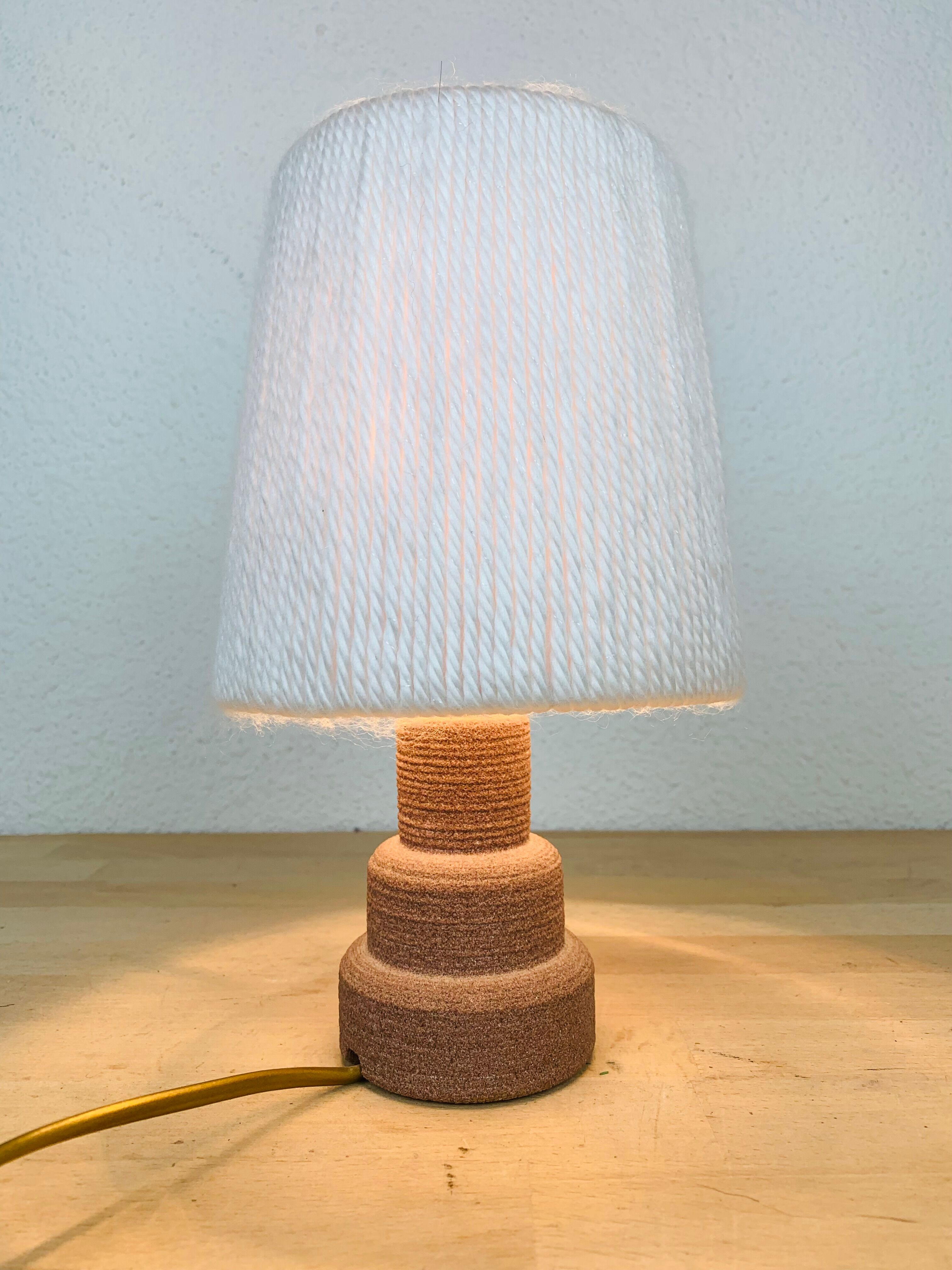 Brutalist lamp in pink sandstone and wool lampshade