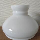 Globe in opaline, height 16.7 cm