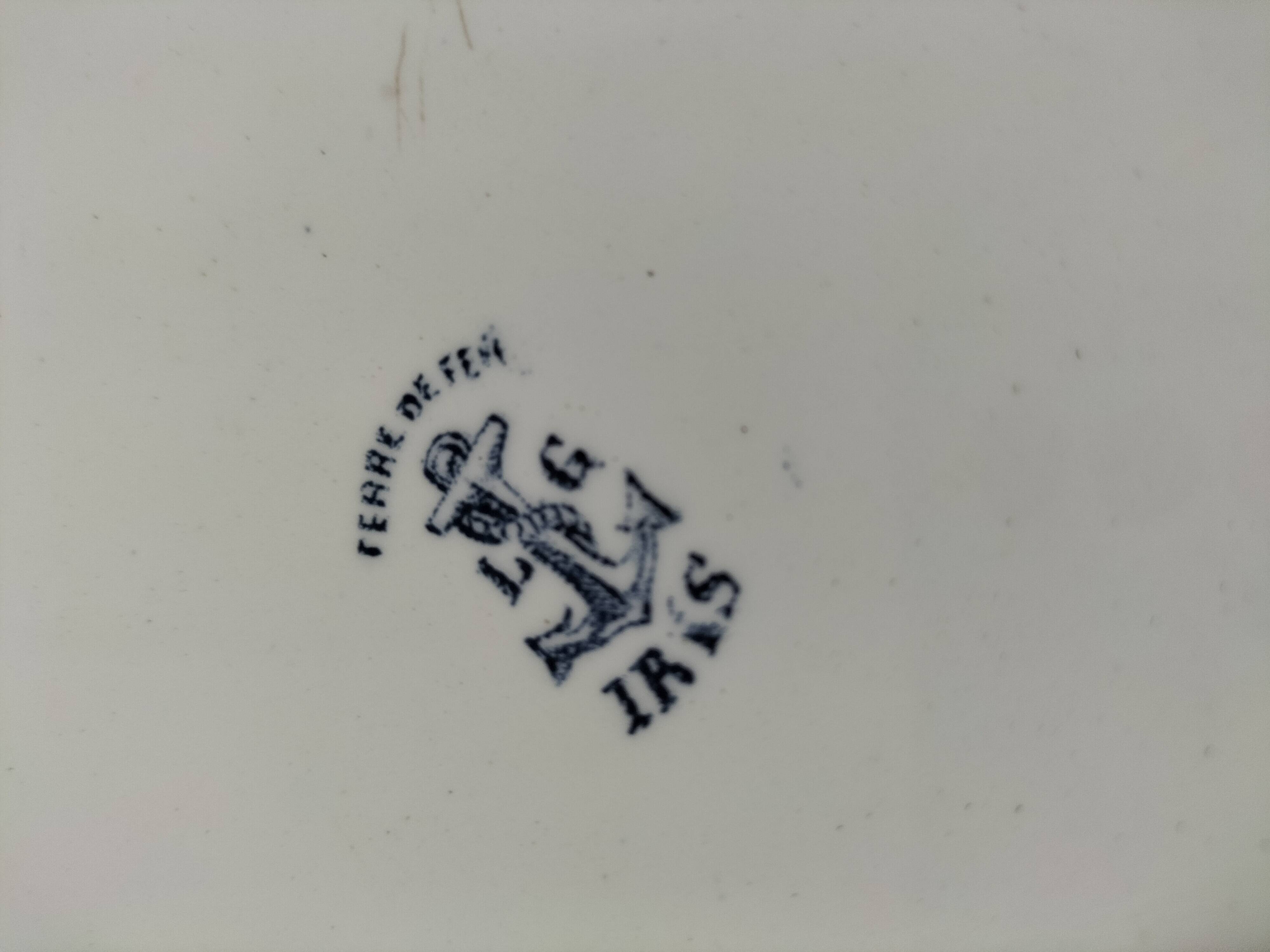 Antique oval earthenware dish – “Iris” model Clairefontaine