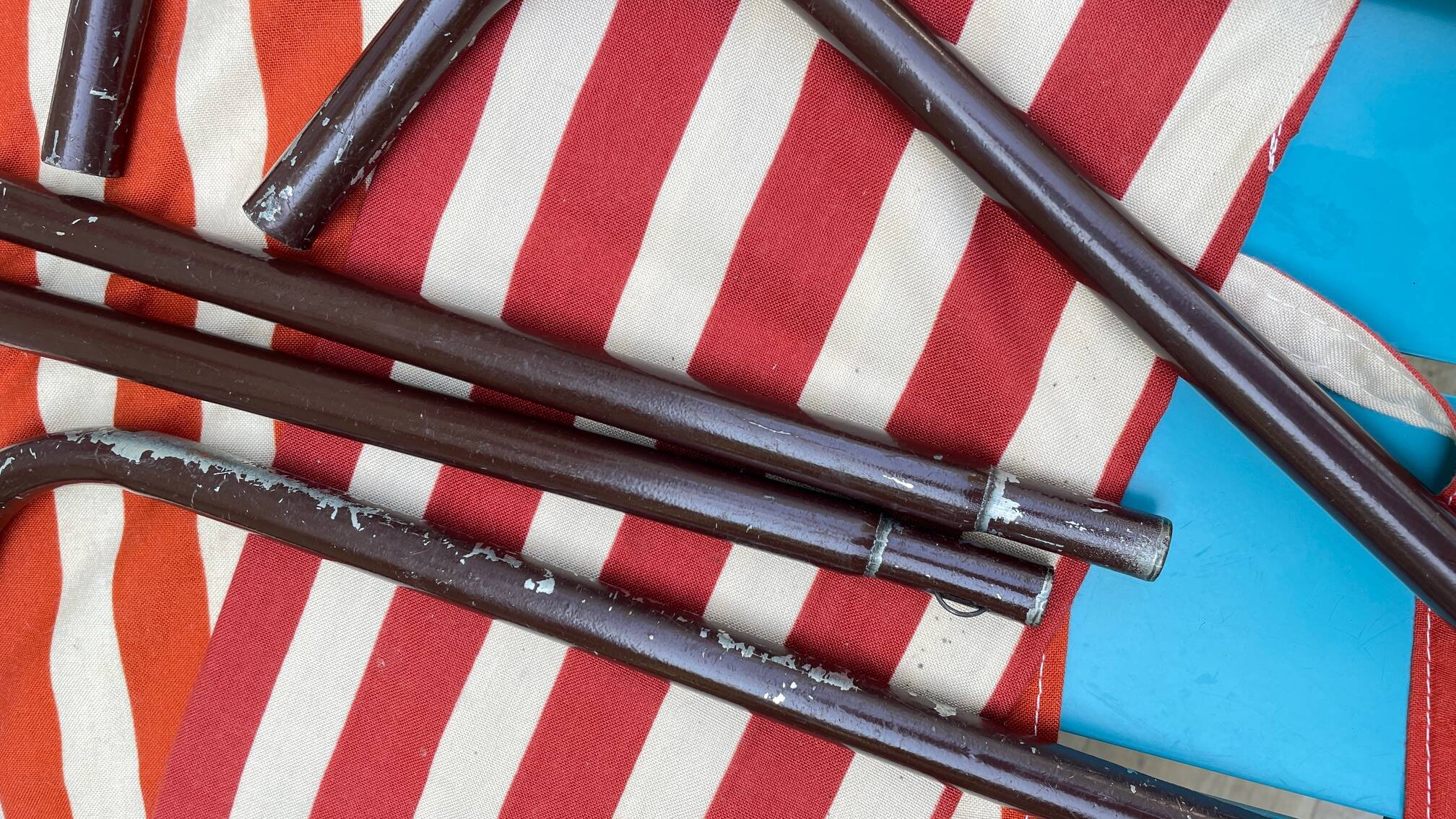 Vintage foldable nomadic deckchair