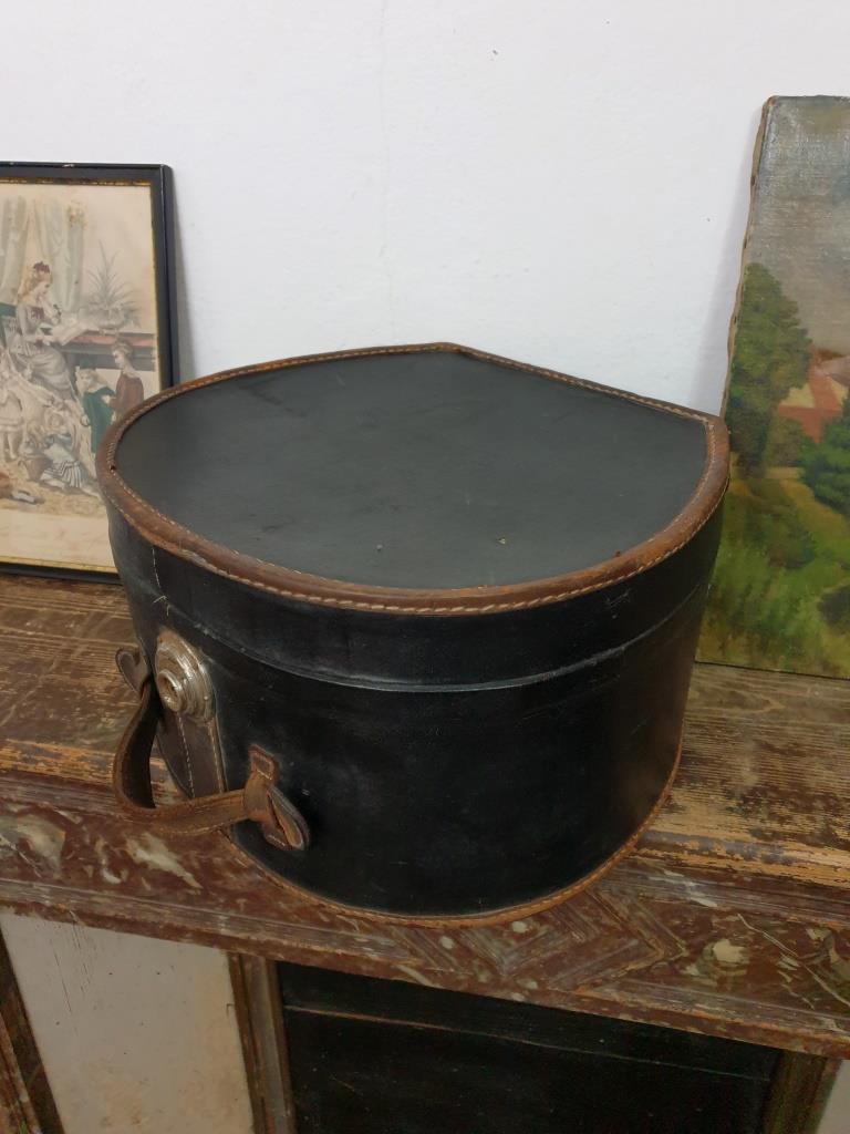 Hat box