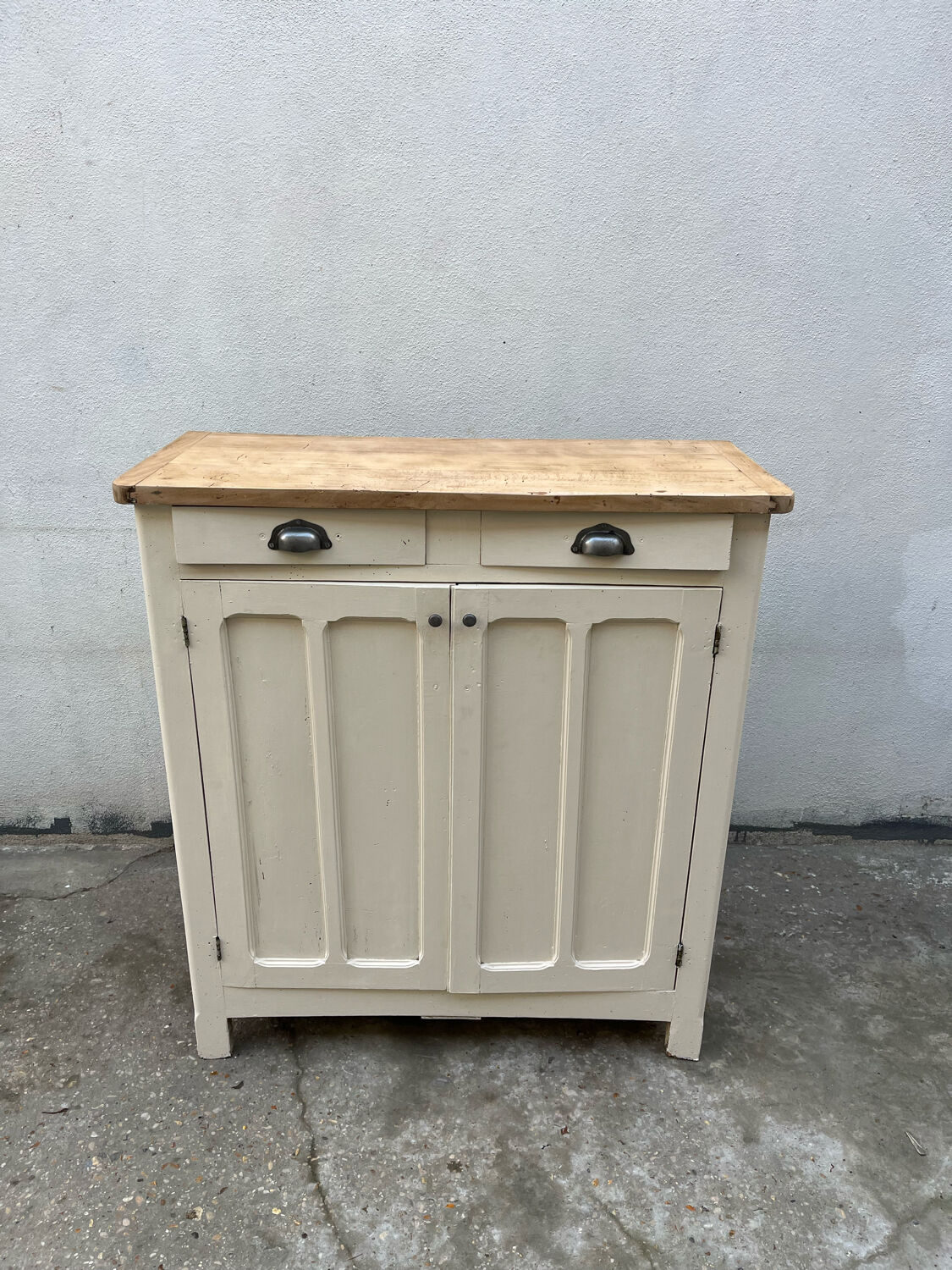 Creamy white Parisian buffet