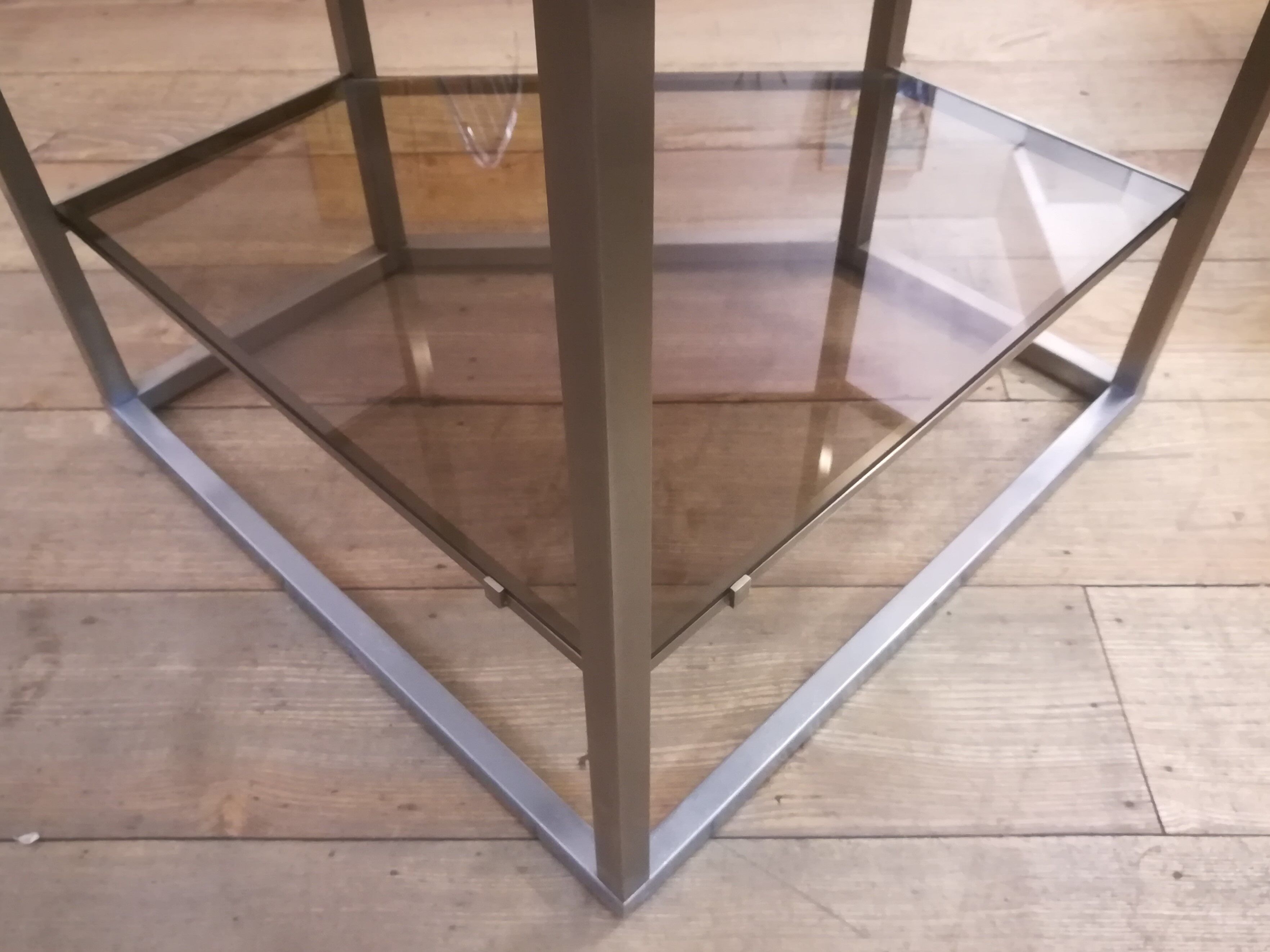 Angle shelf in chrome metal and smoked glass