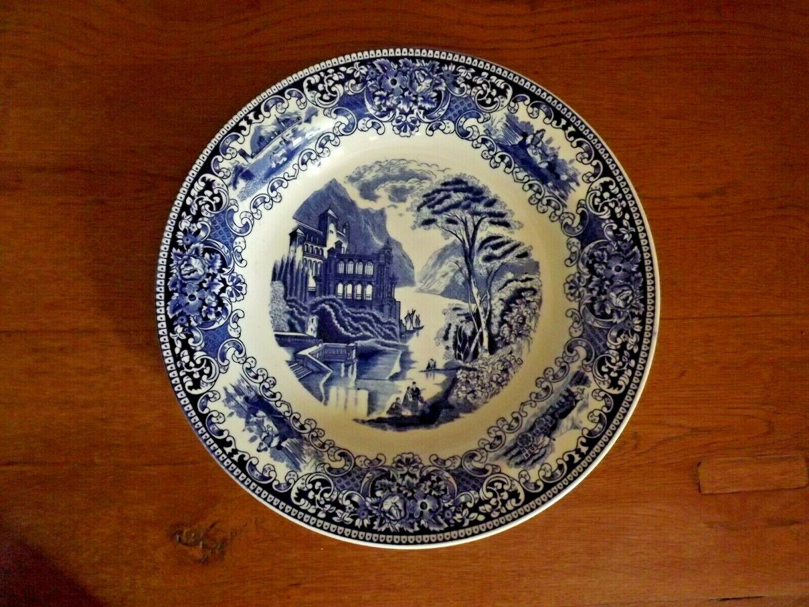 Round Serving Bowl Dutch Royal Sphinx Maastricht Cambridge Old England 3592