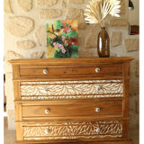 Walnut chest of drawers