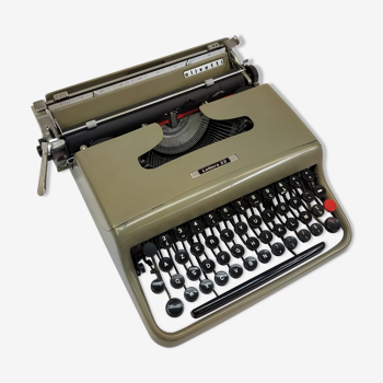 Typewriter Olivetti Lettera 22-1953