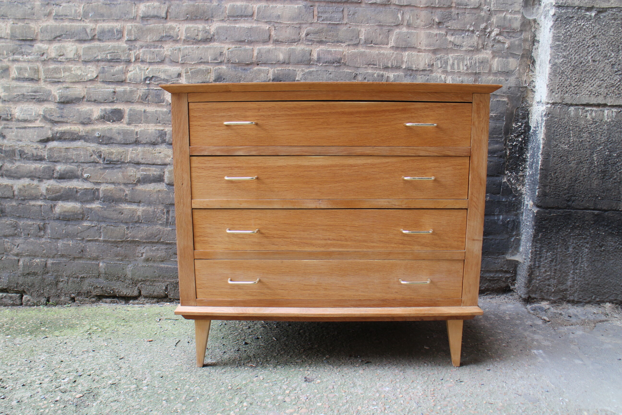 Commode vintage pieds compas