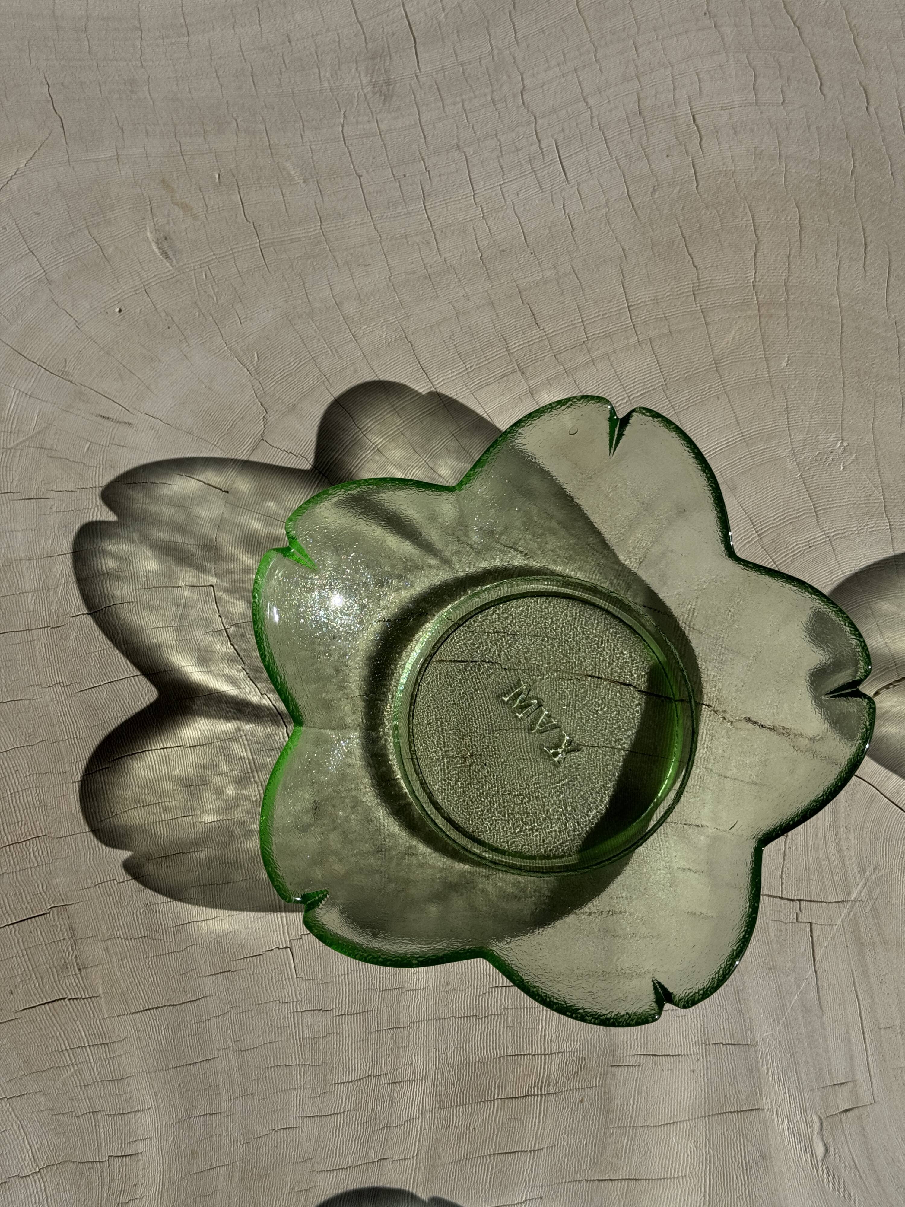 6 vintage flower-shaped bowls, XVM brand on the bottom