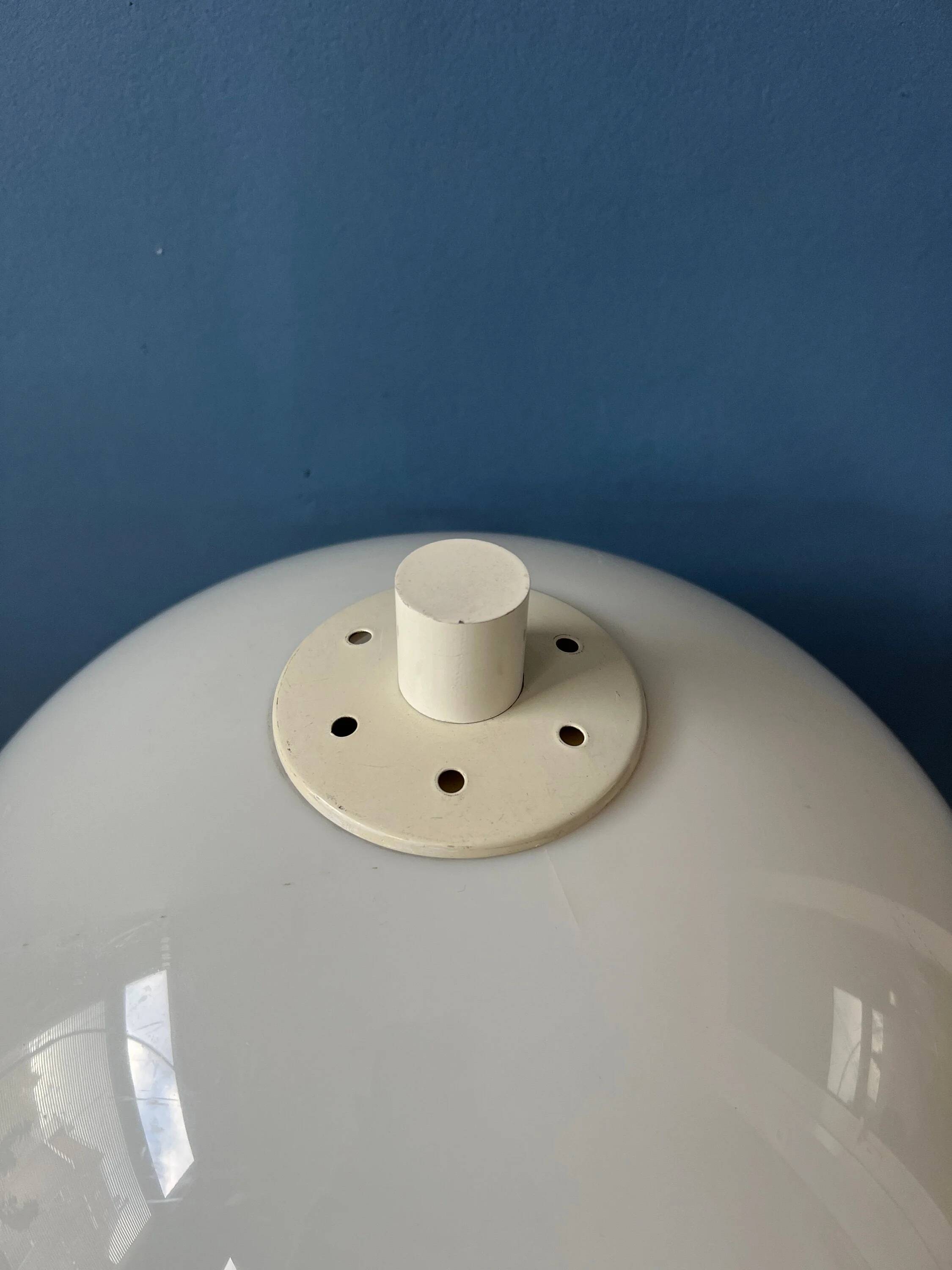 White Mid-Century Dijkstra mushroom table lamp