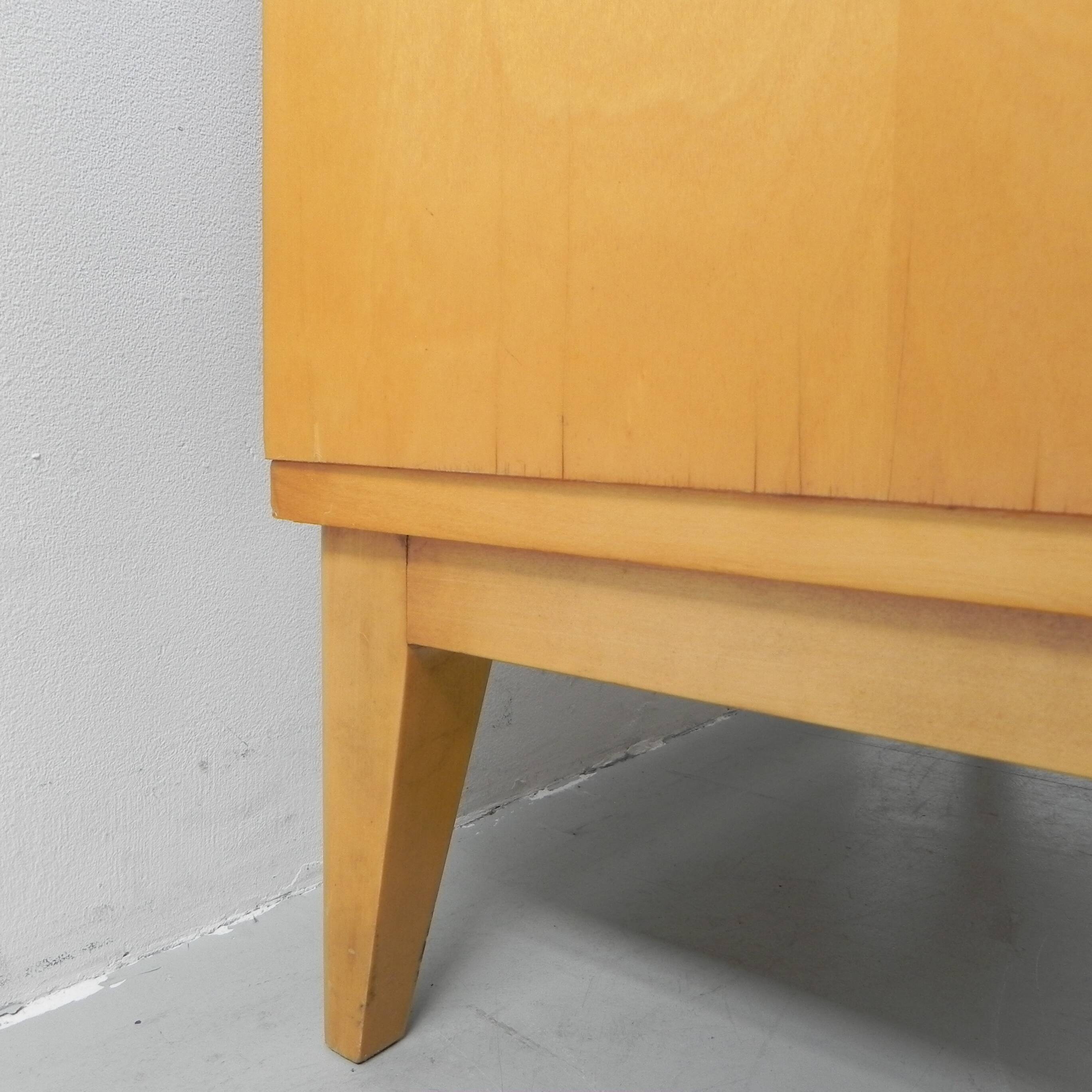 Vintage chest of drawers with 3 drawers