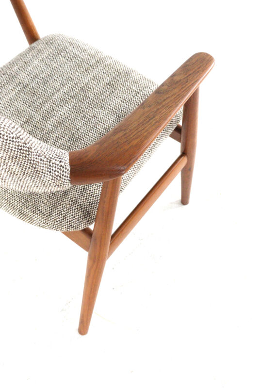 Svend Åge Eriksen for Glostrup GM11 chair - danish design - new upholstery