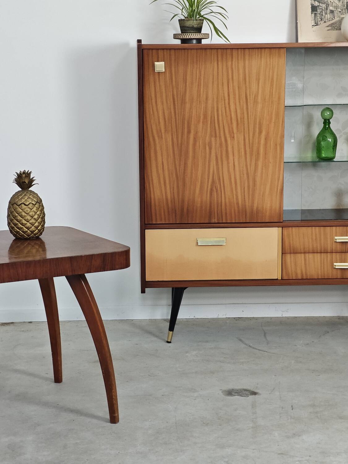 East German sideboard/glass cabinet from the 1960s