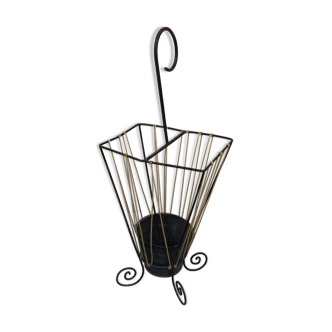 Iron umbrella rack and scoubidou