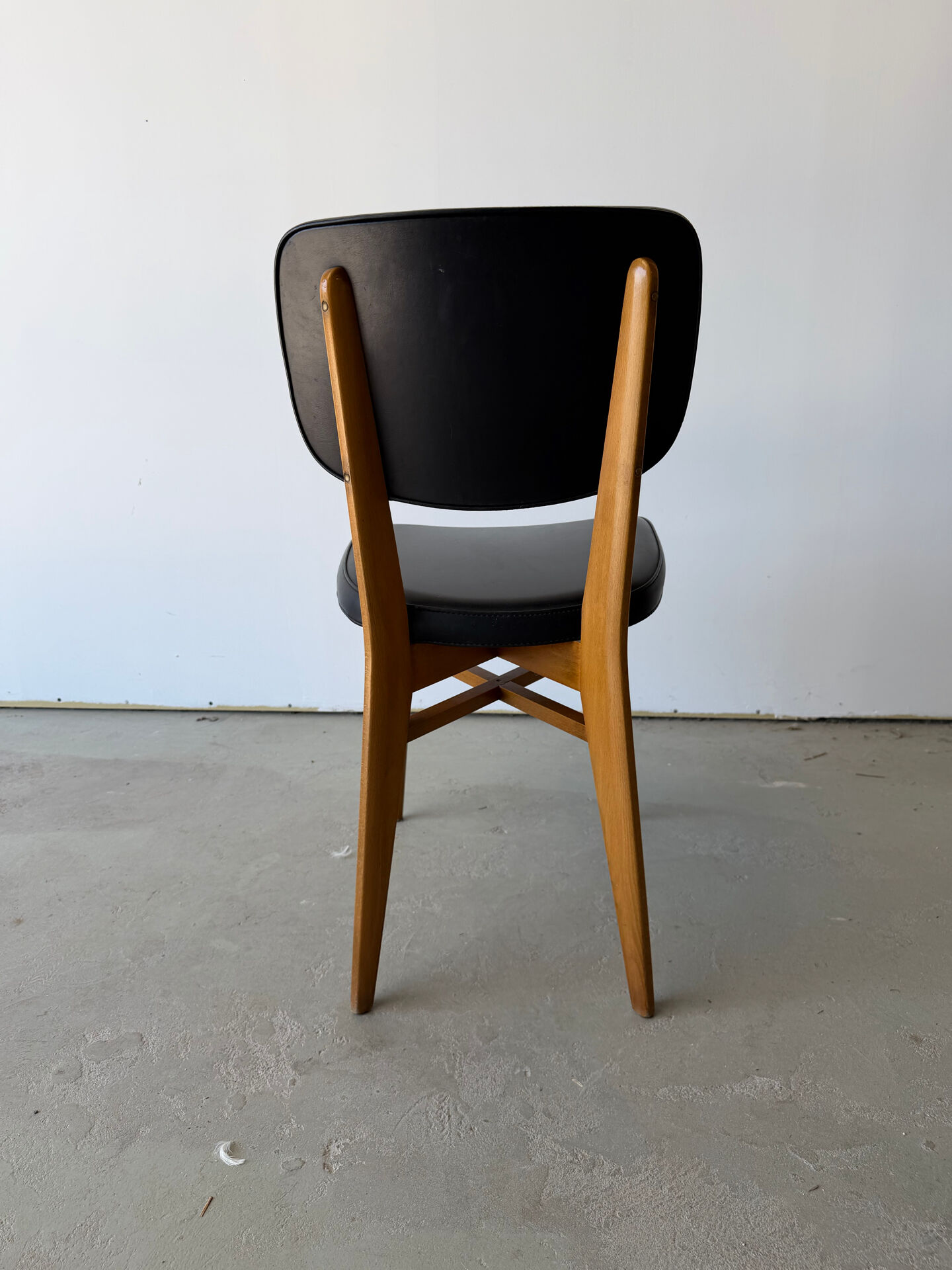 Set of 6 Scandinavian design chairs in solid beech and black Skai.