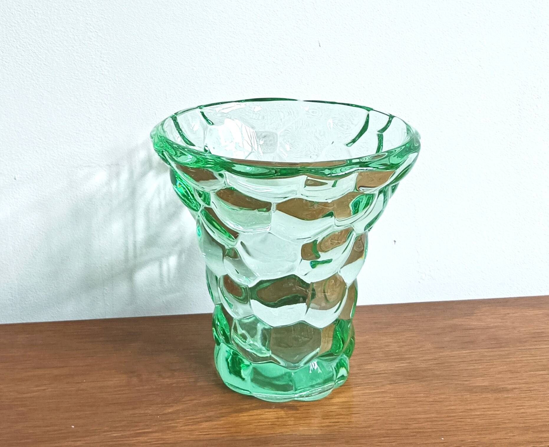 Art Deco vase, Pierre d'Avesn, green honeycomb pattern