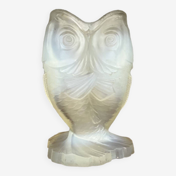 Vase en verre pressé moulé fortement opalescent façon sculpture, créé par Edmond Etling vers 1930