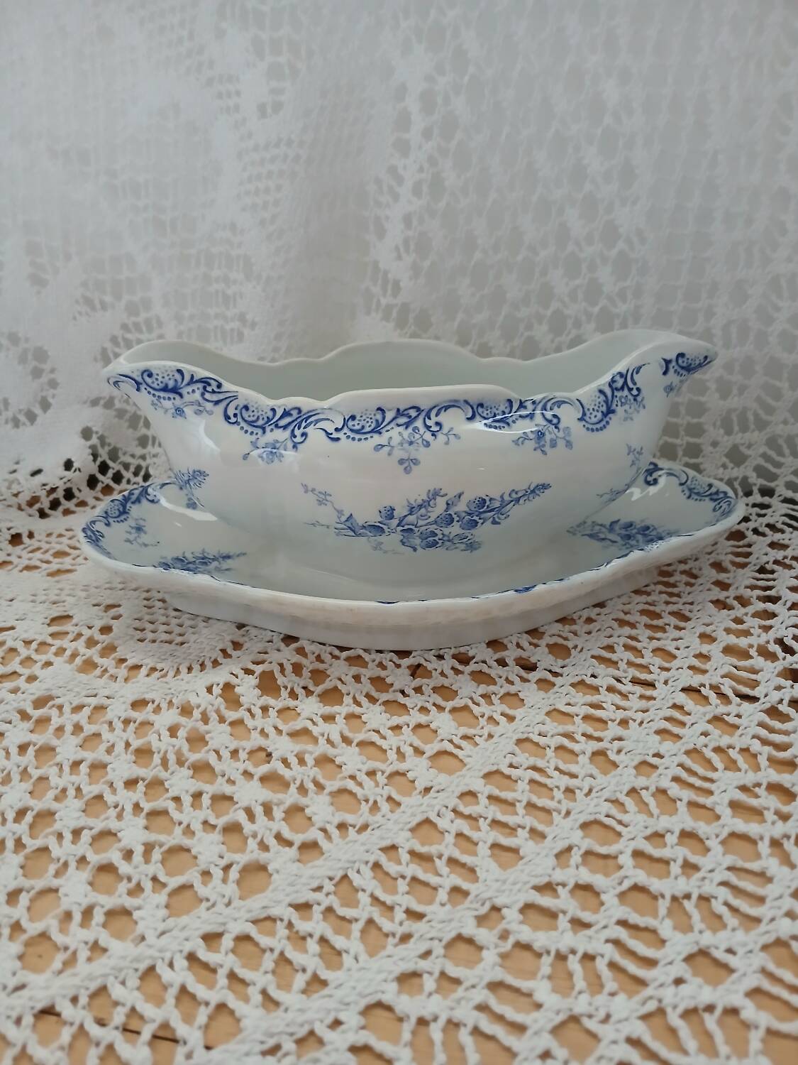 Saucière ancienne en Terre de fer Lunéville